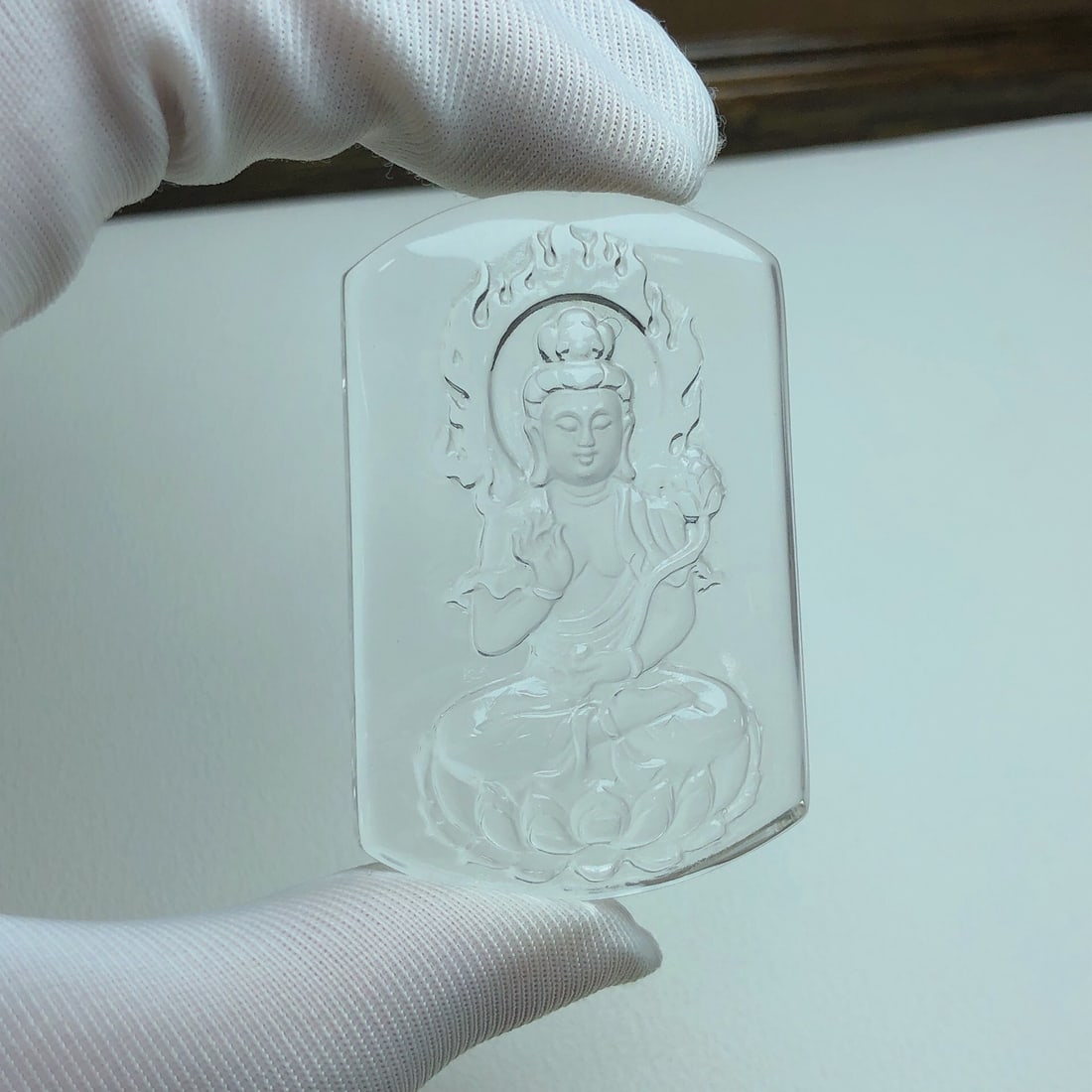 An Exquisite Crystal Bodhisattva Pattern Pendant: An Exquisite Crystal Bodhisattva Pattern Pendant,Size:51.2mmx32.3mmx10.2mm,Weight:32.4g 水晶菩萨像纹吊坠