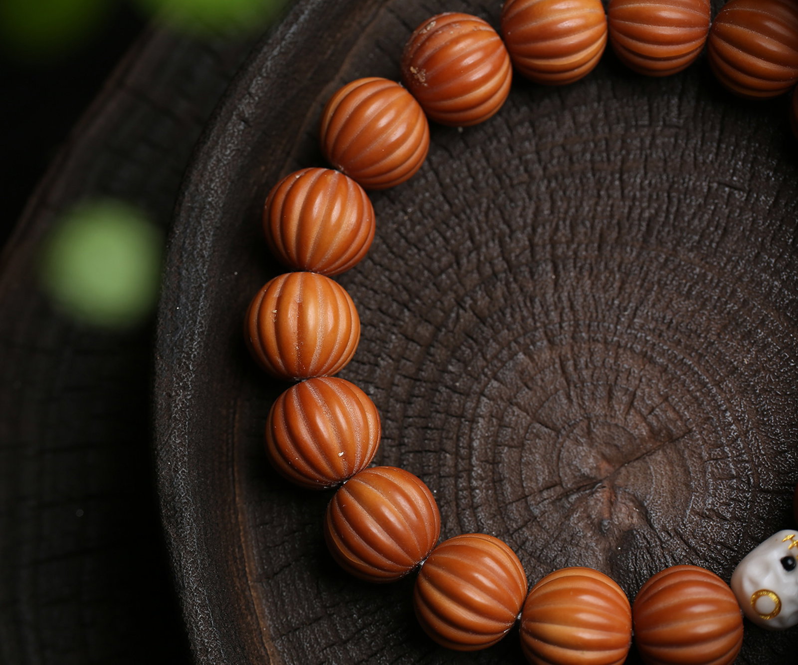 An Exquisite Walnut Bracelets - 5