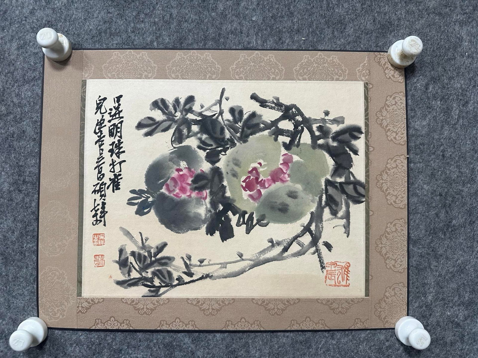 A Chinese Ink Painting of Pomegranate on Paper,Wu Changshuo: A Chinese Ink Painting of Pomegranate on Paper,Wu Changshuo,Size:(Without frame)10.4inx13.4in一幅中国水墨石榴图,吴昌硕
