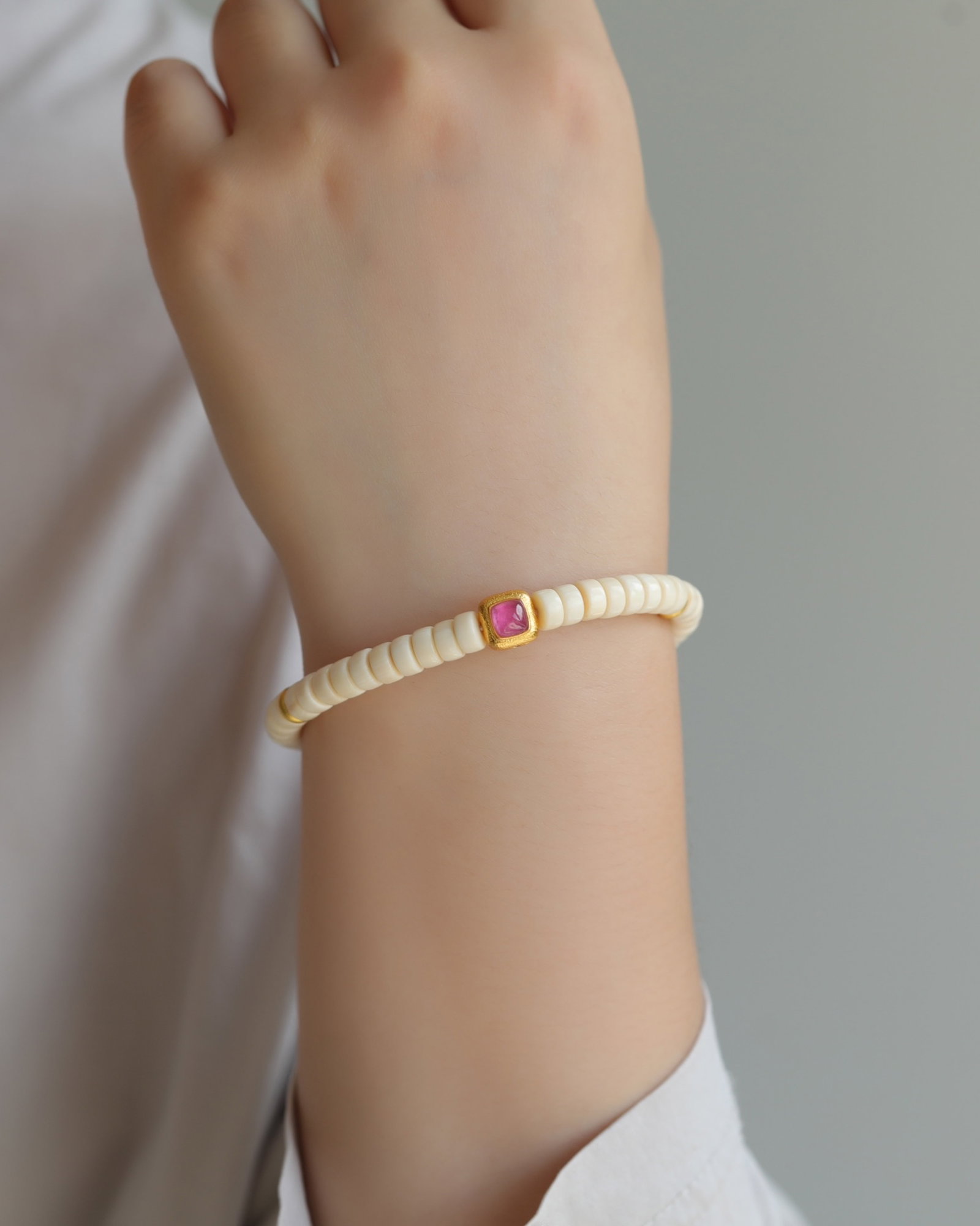 An Exquisite Bracelets - 9