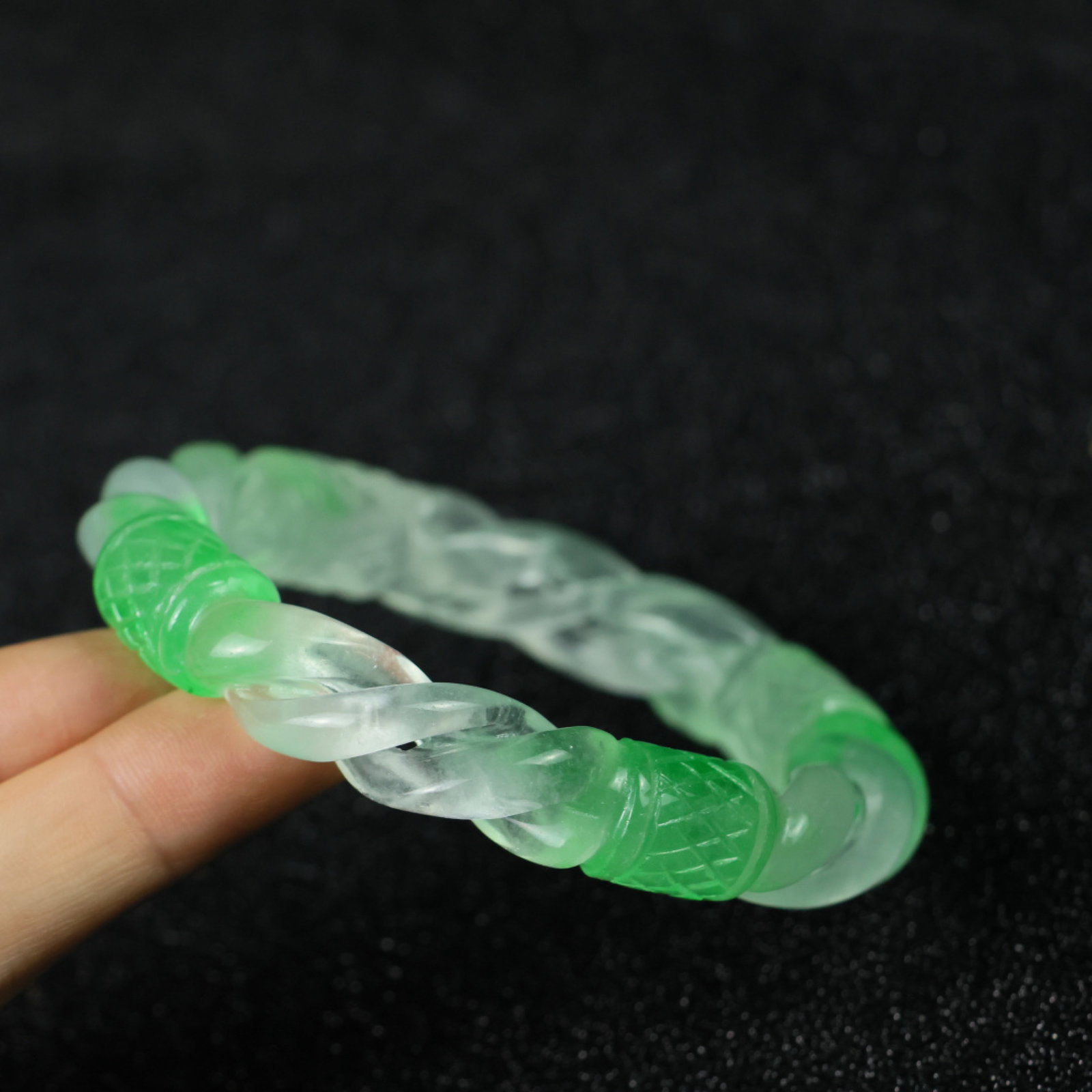 An Exquisite Jadeite Bracelets - 7