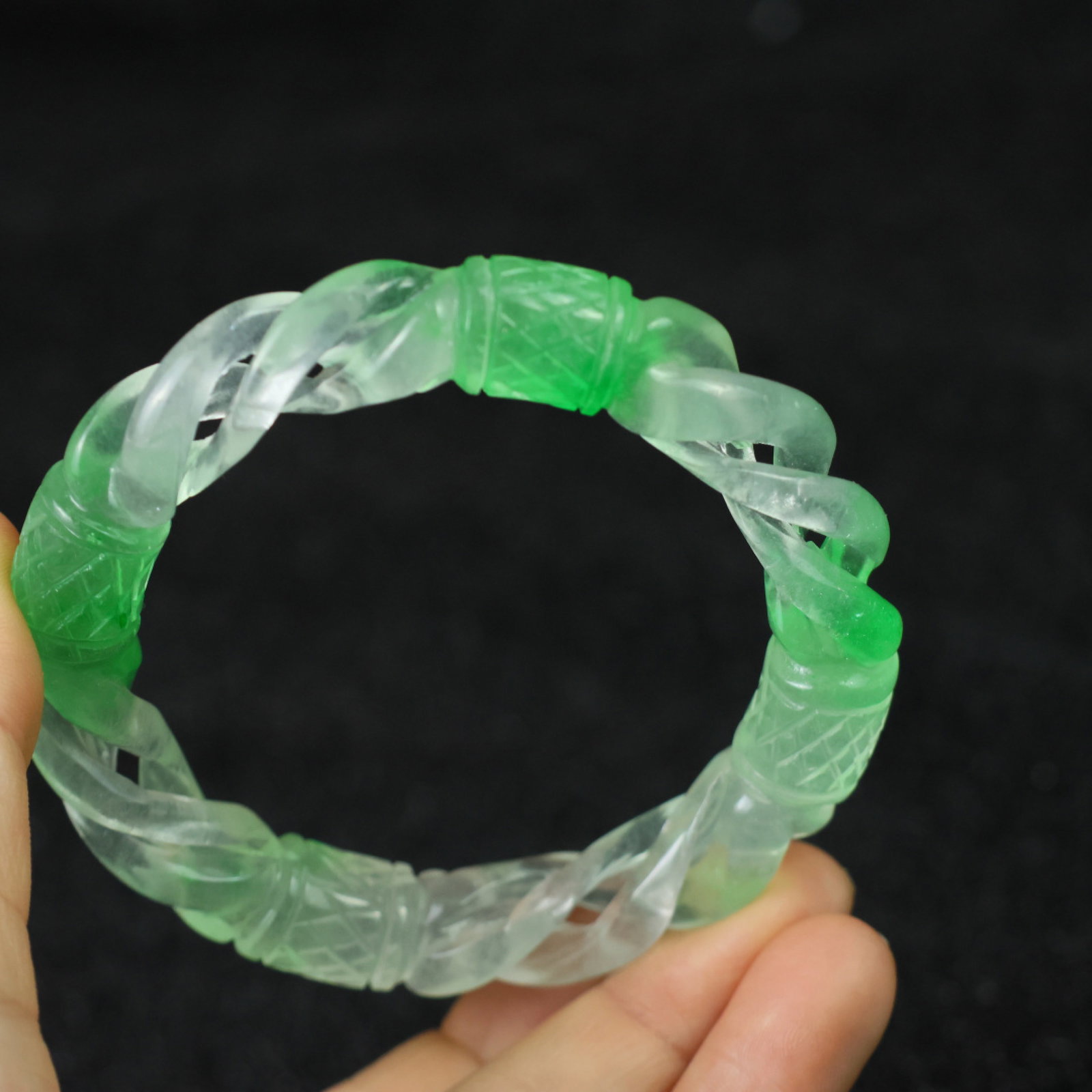 An Exquisite Jadeite Bracelets - 9