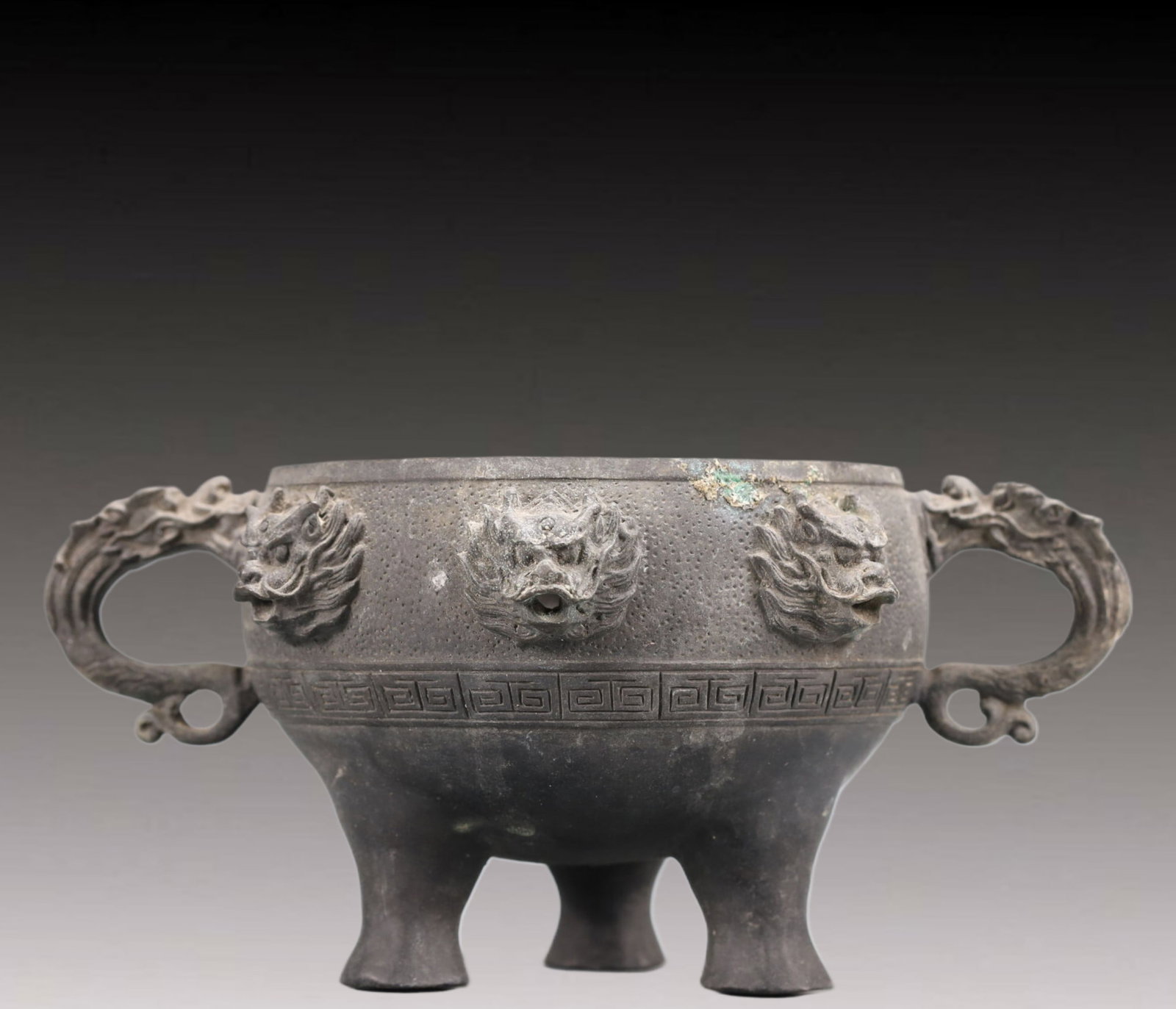 An Exquisite Bronze Auspicious Beast Double-Ears and Tripod Censer: An Exquisite Bronze Auspicious Beast Double-Ears and Tripod Censer,Qing Dynasty, China,With Mark,Size:7.5inx5.9inx3.7in Weight:650g 
