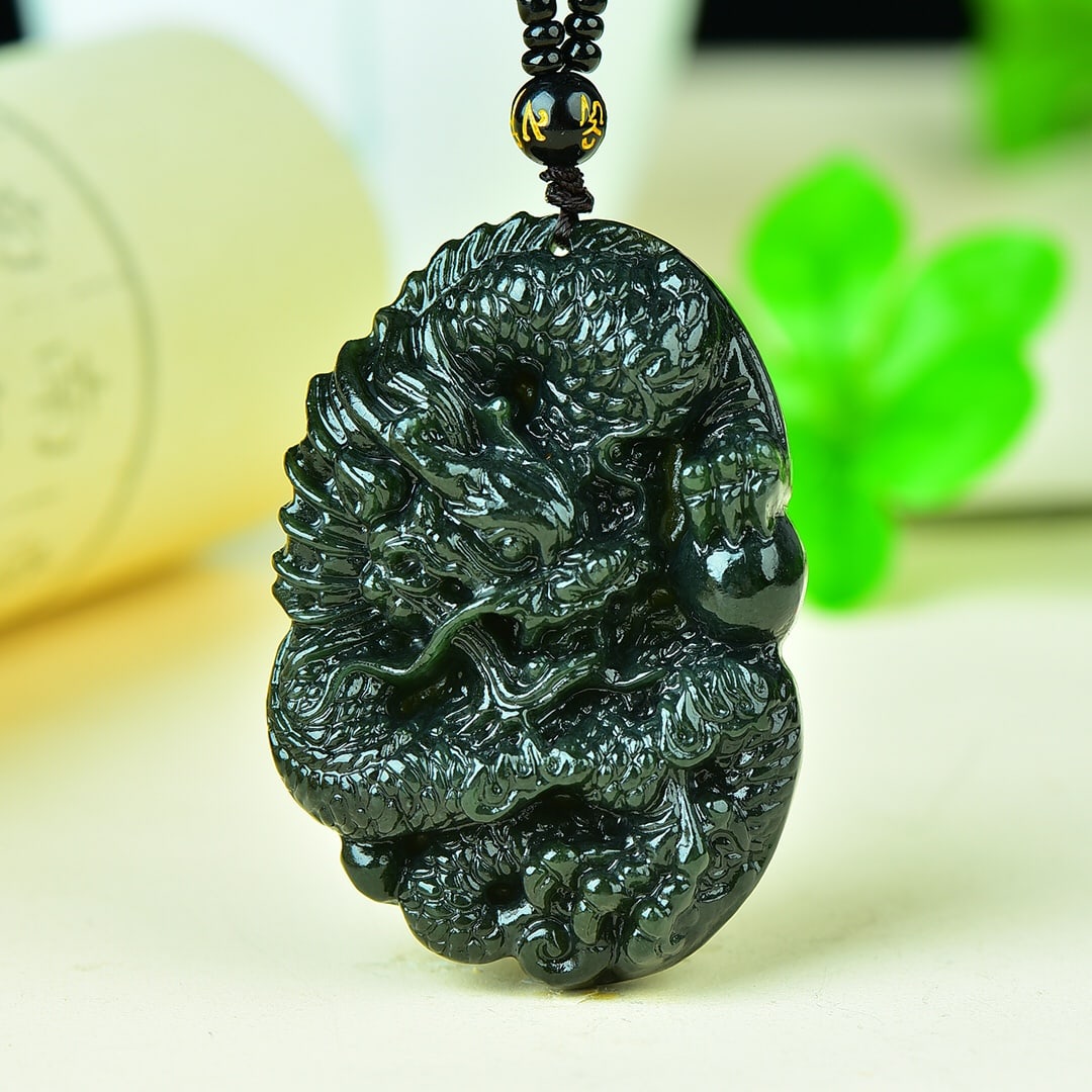 An Exquisite Sapphire Dragon Pattern Pendant (1 of 5)