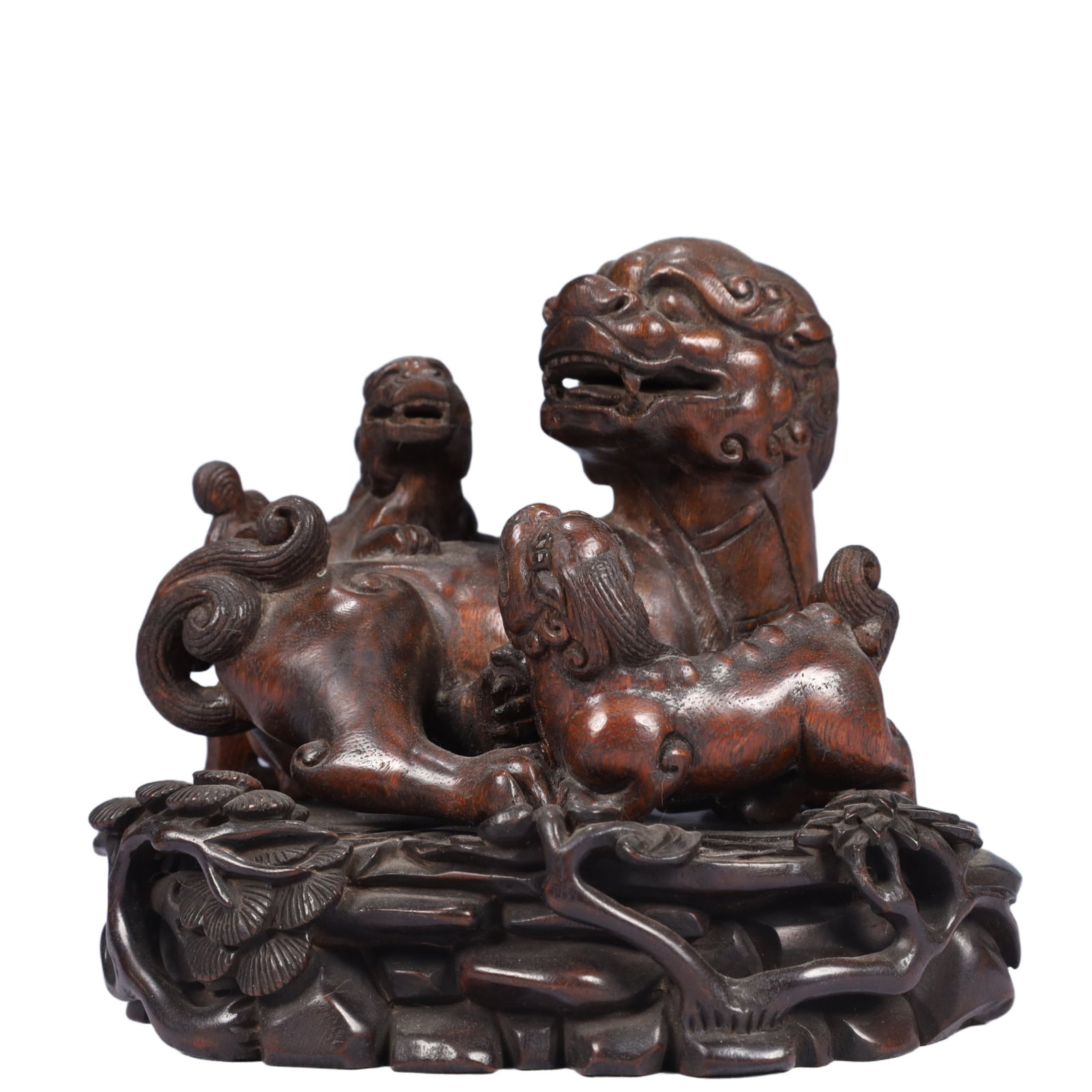 An Exquisite Redwood Lion Ornament,With Base: An Exquisite Redwood Lion Ornament,With Base,Qing Dynasty, China,Size:6.7inx5.3inx5.5in,Weight:700g 沉香木狮子摆件,带底座,中国&#
