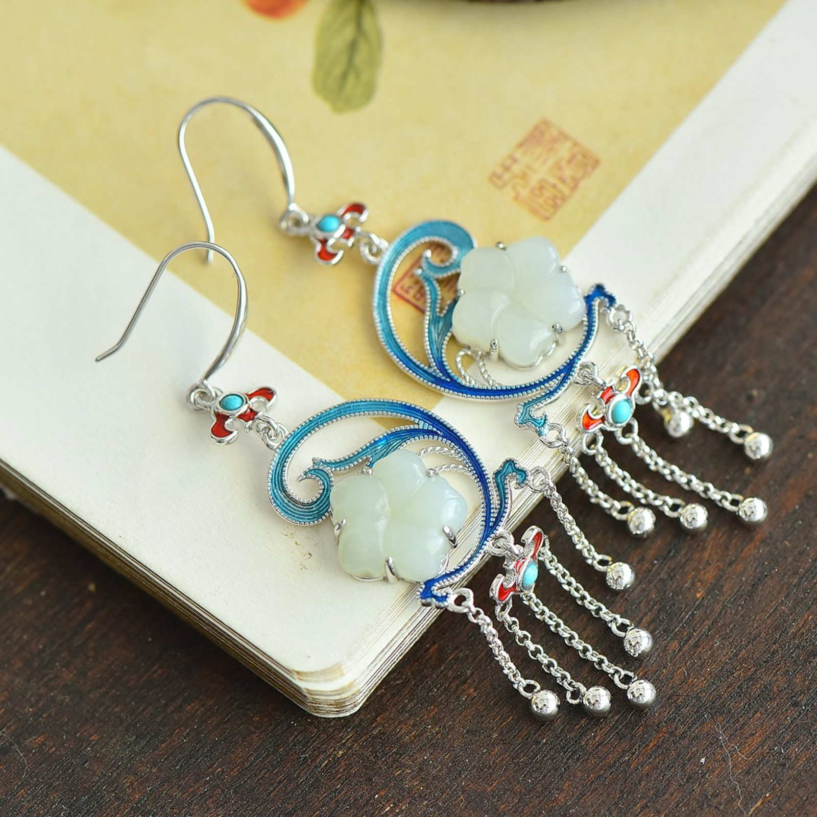 A Pair of Exquisite Sterling Silver Inlaid White Jade Enamel Earrings,Inlaid Turquoises: A Pair of Exquisite Sterling Silver Inlaid White Jade Enamel Earrings,Inlaid Turquoise,Size:14mmx14mm 