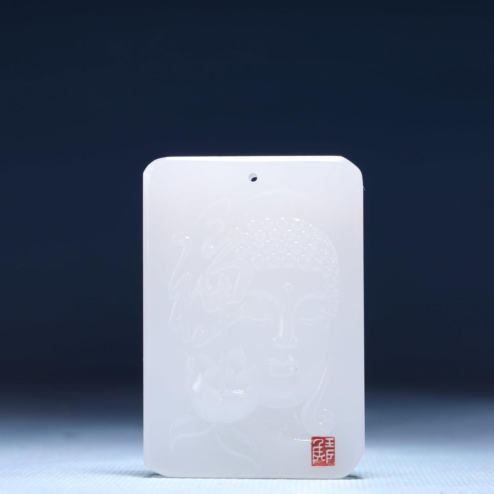 An Exquisite White Jade Statue of Sakyamuni Pendant: An Exquisite White Jade Statue of Sakyamuni Pendant,Size:1.6inx0.4inx2.2in,Weight:47g 白玉如来像牌