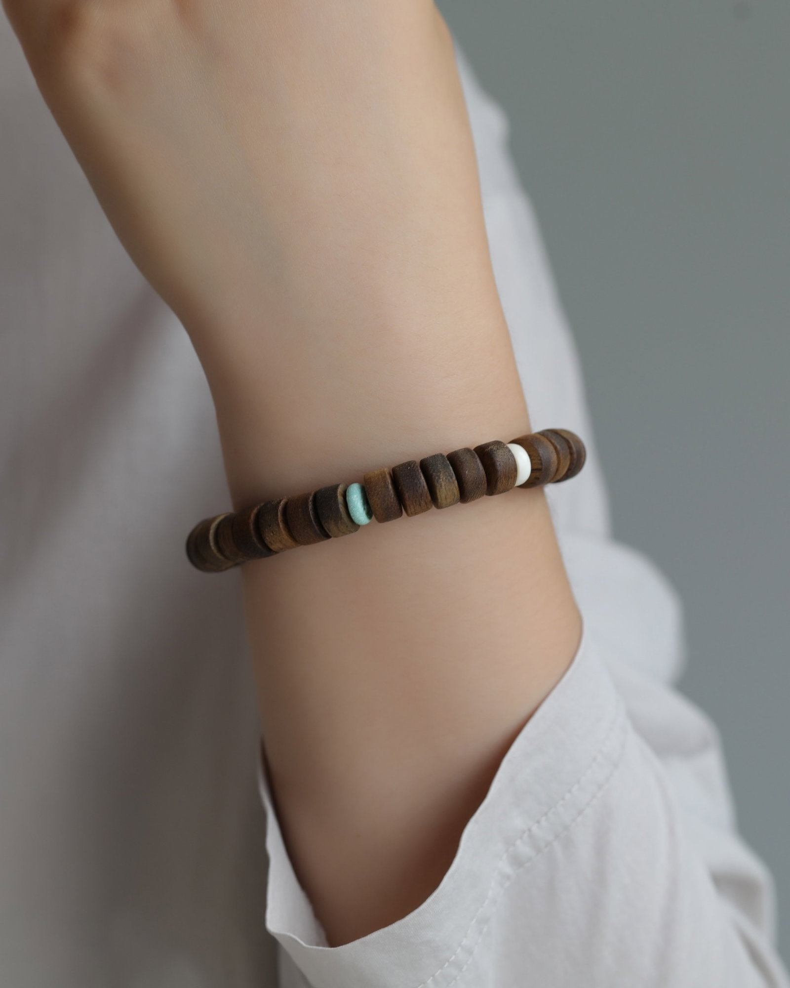 An Exquisite Eaglewood Bracelets - 7