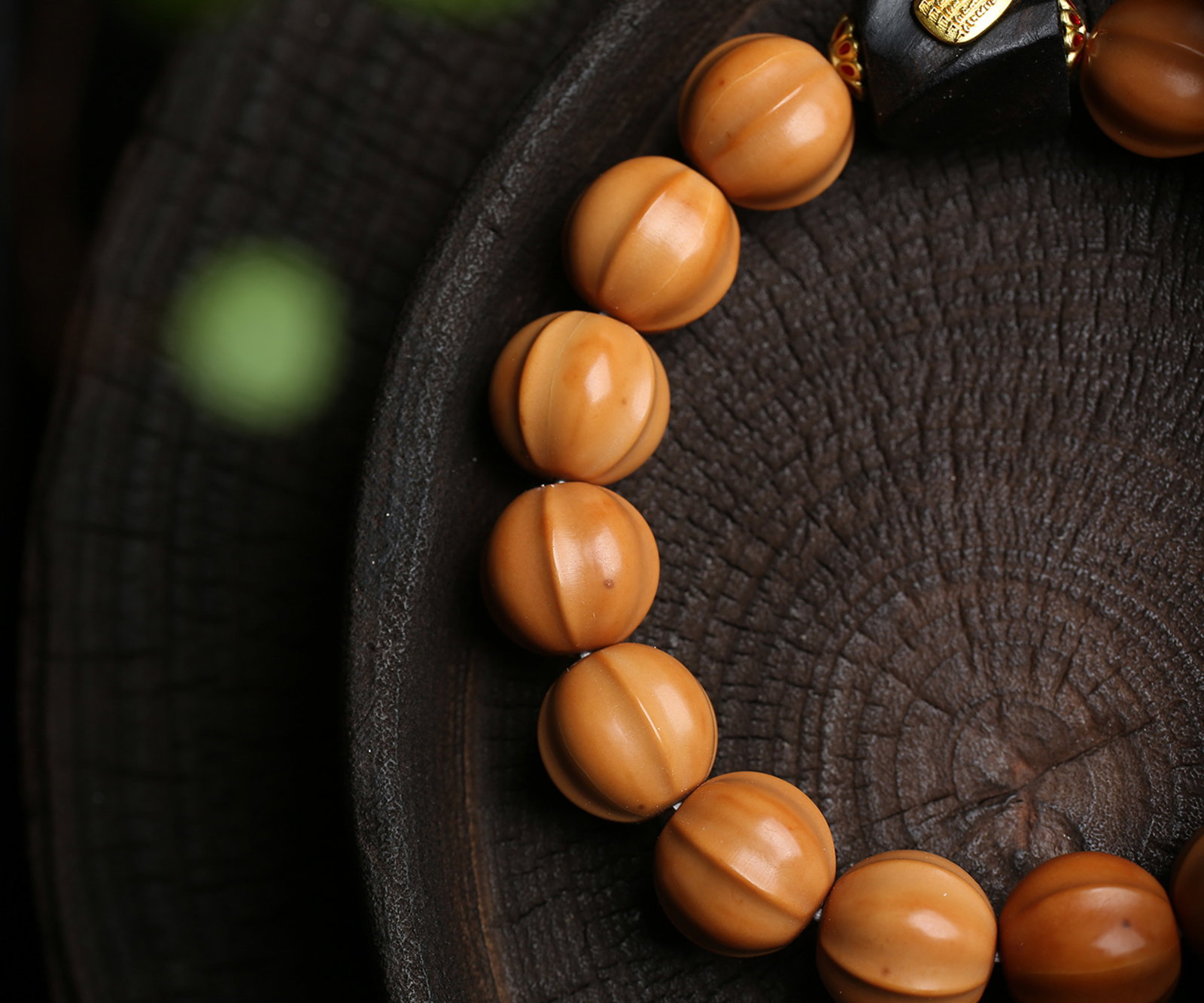 An Exquisite Walnut Bracelets - 5