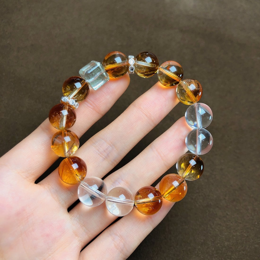 An Exquisite Crystal Bracelets: An Exquisite Crystal Bracelets,Size:11.4mm,9.7mmx9.7mm,Weight:36.5g 水晶手串