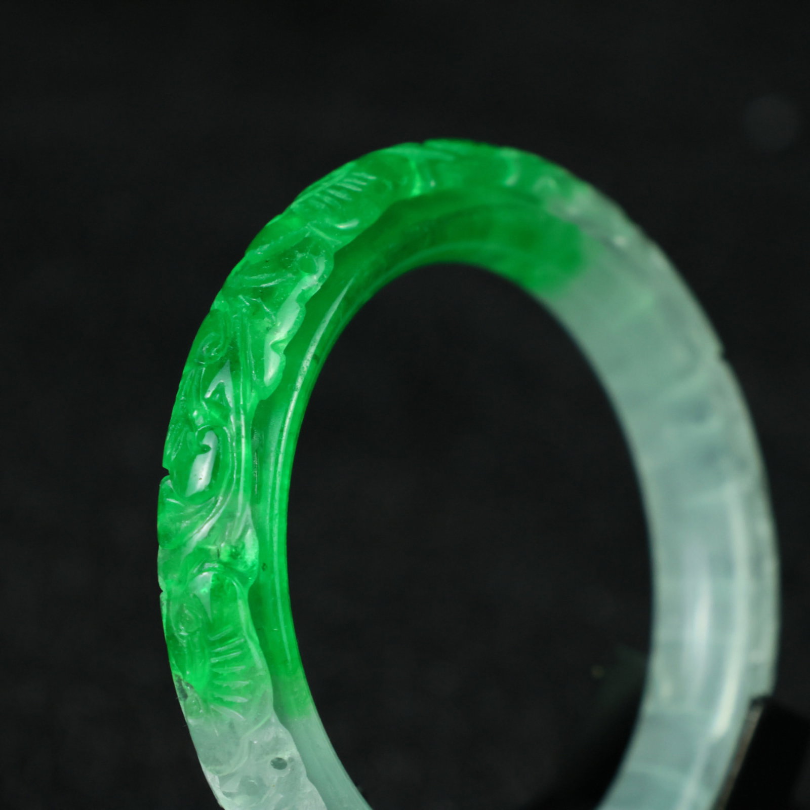 An Exquisite Jadeite Bracelets - 3