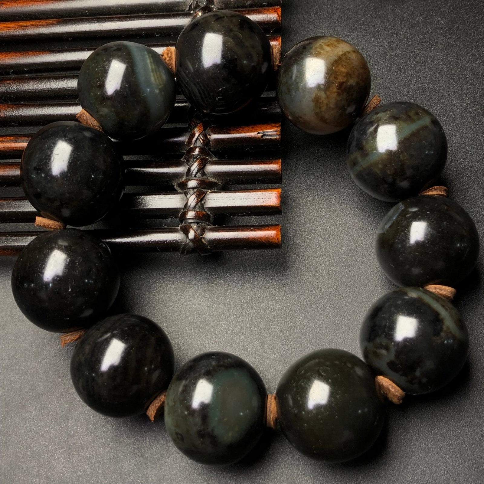 An Exquisite Agate Bracelets - 6