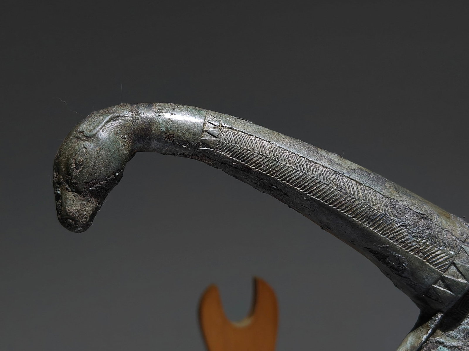 An Archaic Bronze Thunder and Cloud Pattern Machete - 8