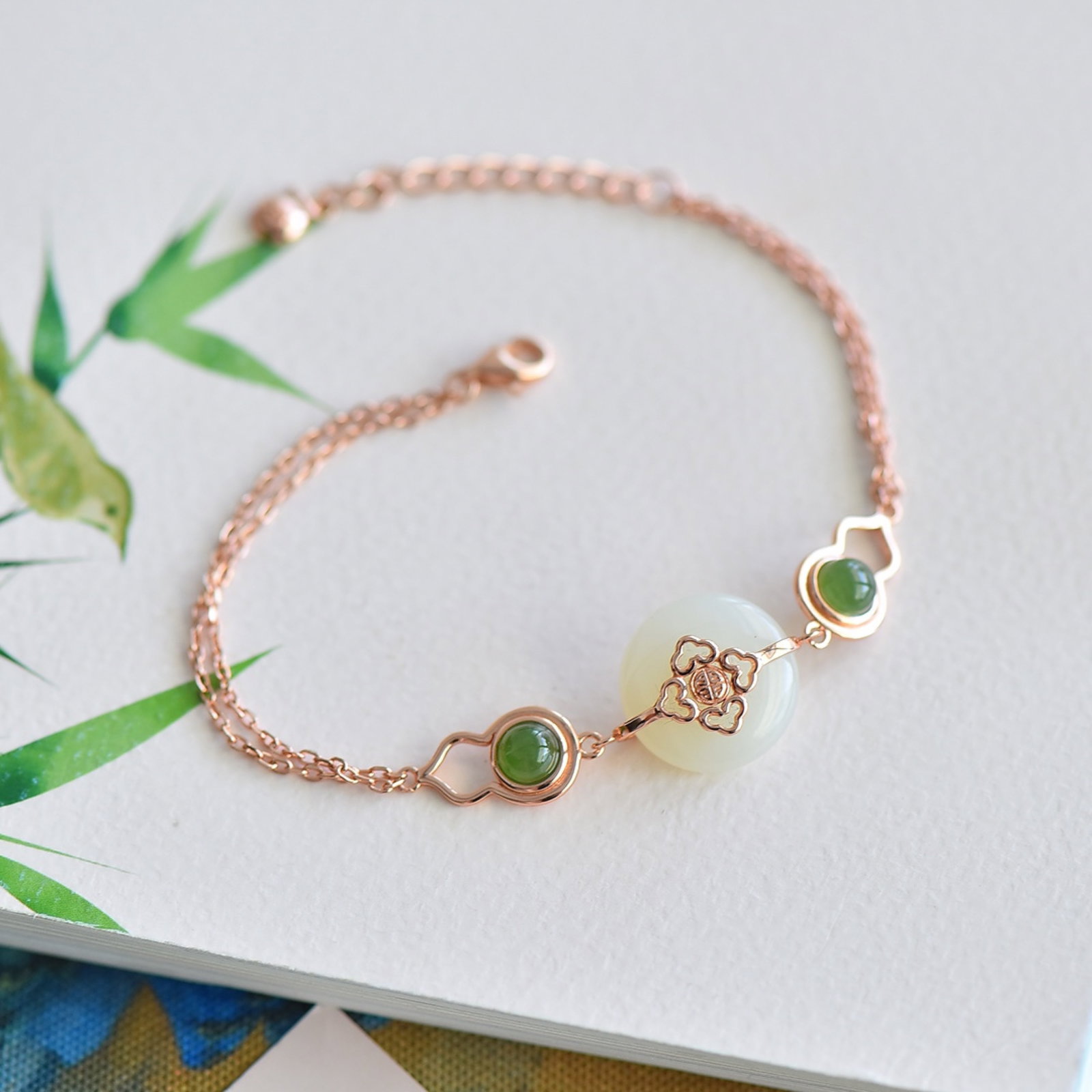 An Exquisite Sterling Silver-Gold Plated Inlaid White Jade Bracelets,Inlaid Jasper: An Exquisite Sterling Silver-Gold Plated Inlaid White Jade Bracelets,Inlaid Jasper 纯银镀金镶白玉手链,嵌碧玉