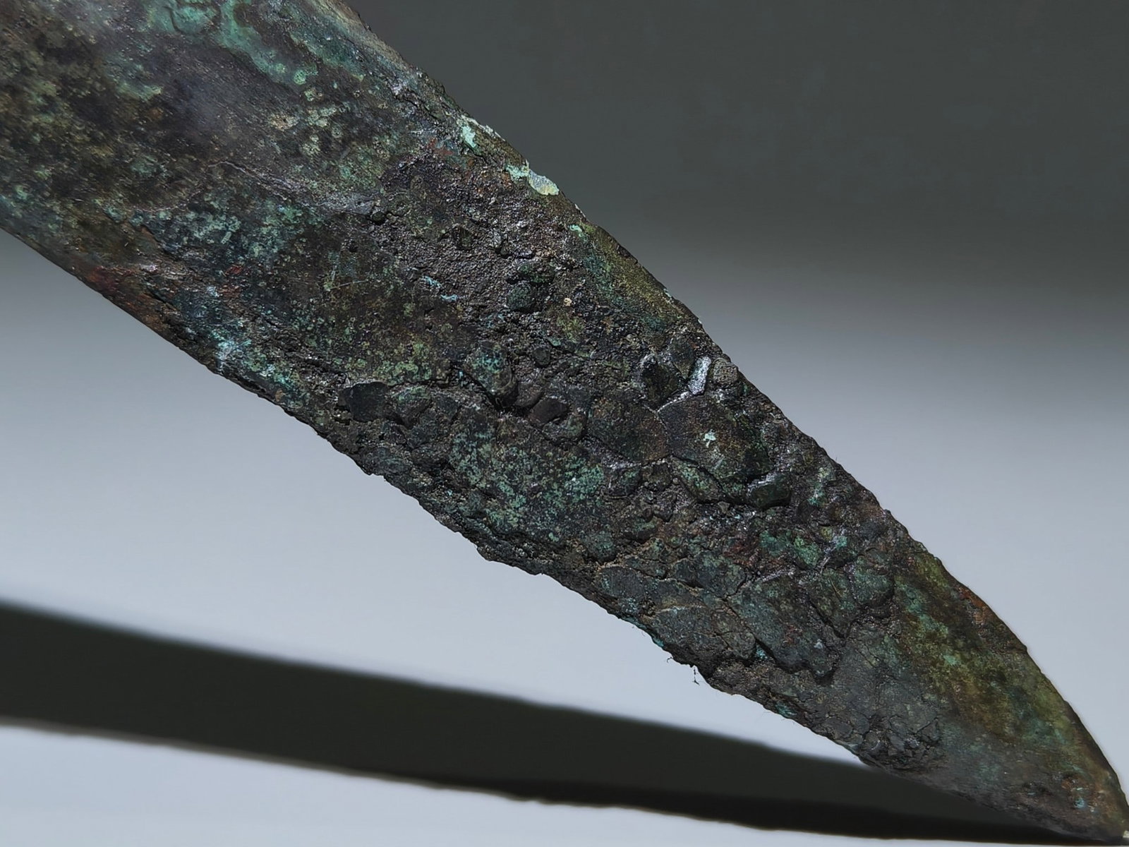 An Archaic Bronze Thunder and Cloud Pattern Sword - 6