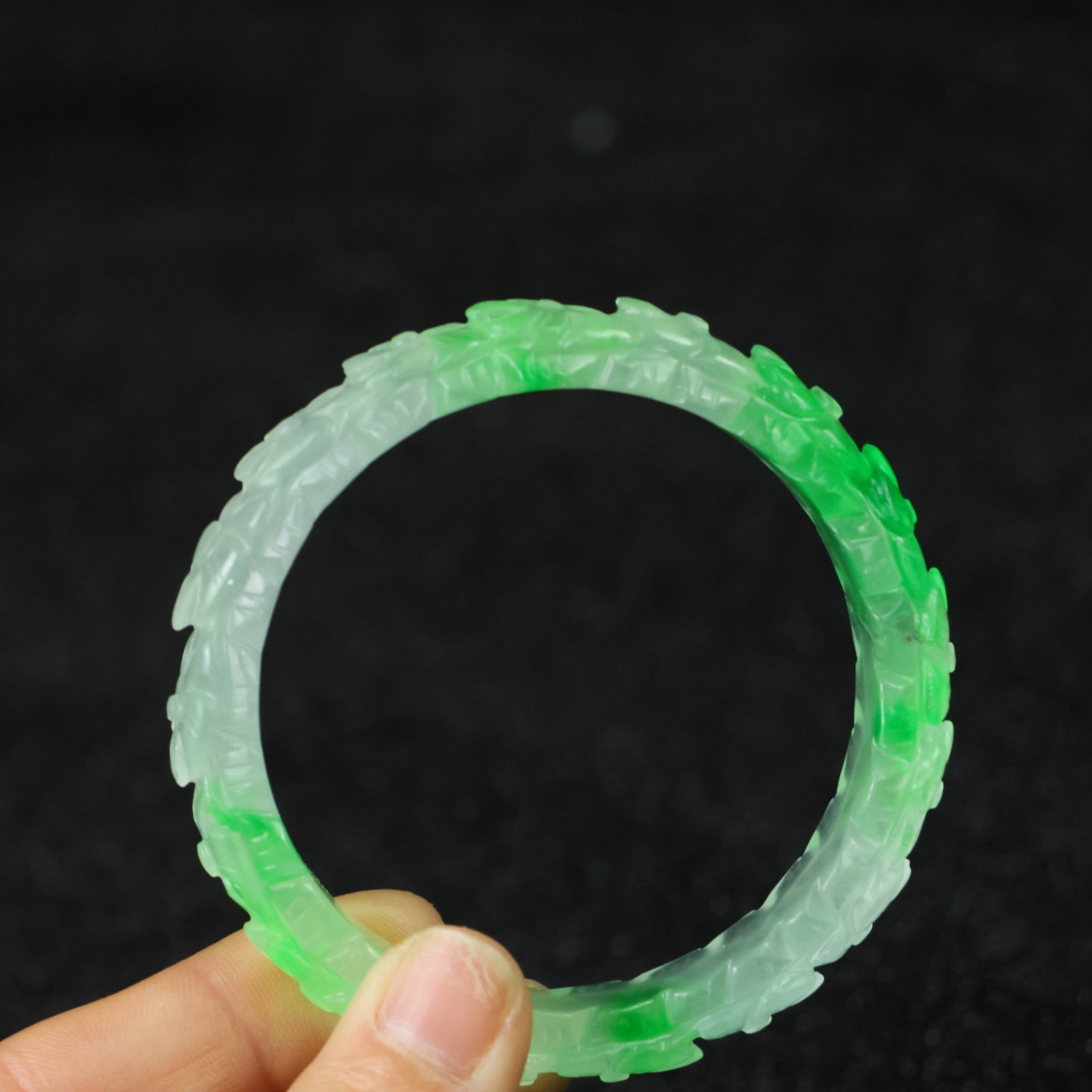 An Exquisite Jadeite Flower Pattern Bracelets - 8