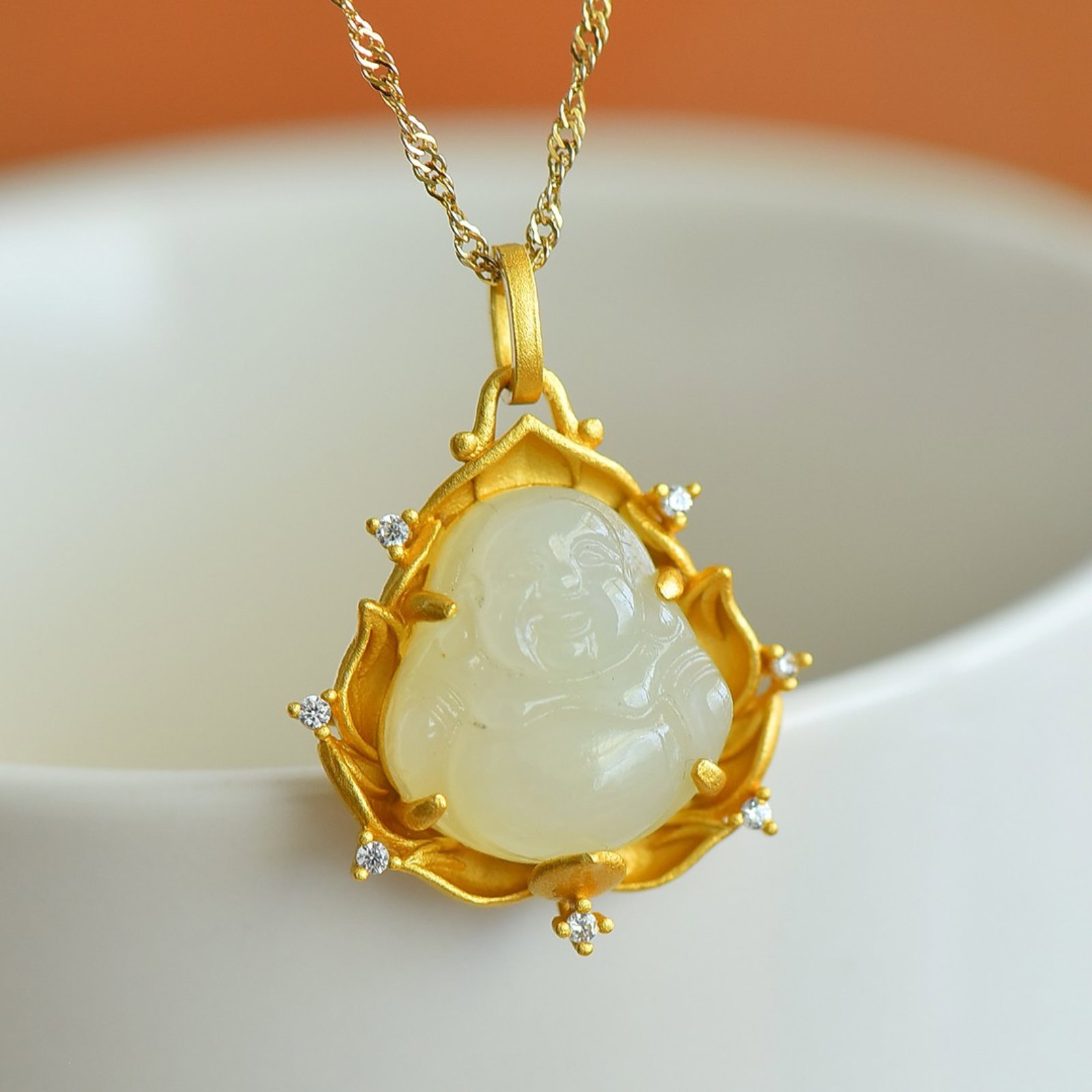 An Exquisite Sterling Silver-Gold Plated Inlaid White Jade Pendant , Inlaid Diamond: Sterling Silver-Gold Plated Inlaid White Jade Pendant , Inlaid Diamond , Size :13mmx14mm 