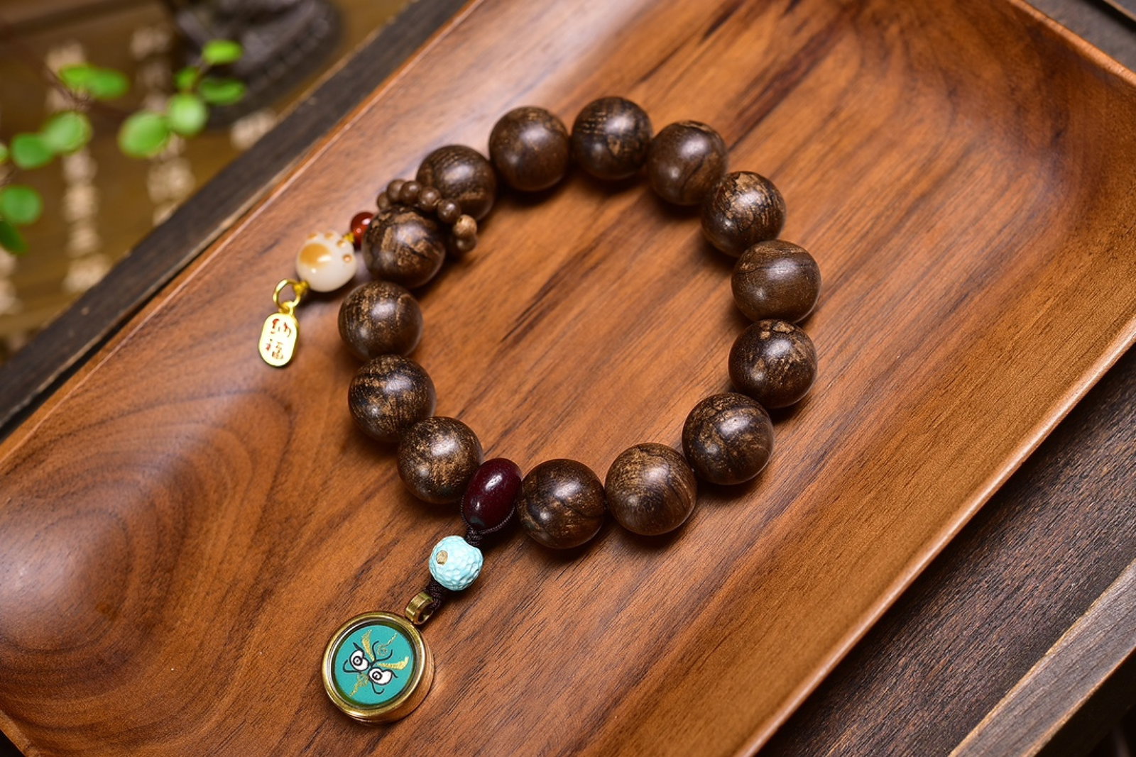 An Exquisite Eaglewood Bracelets - 2