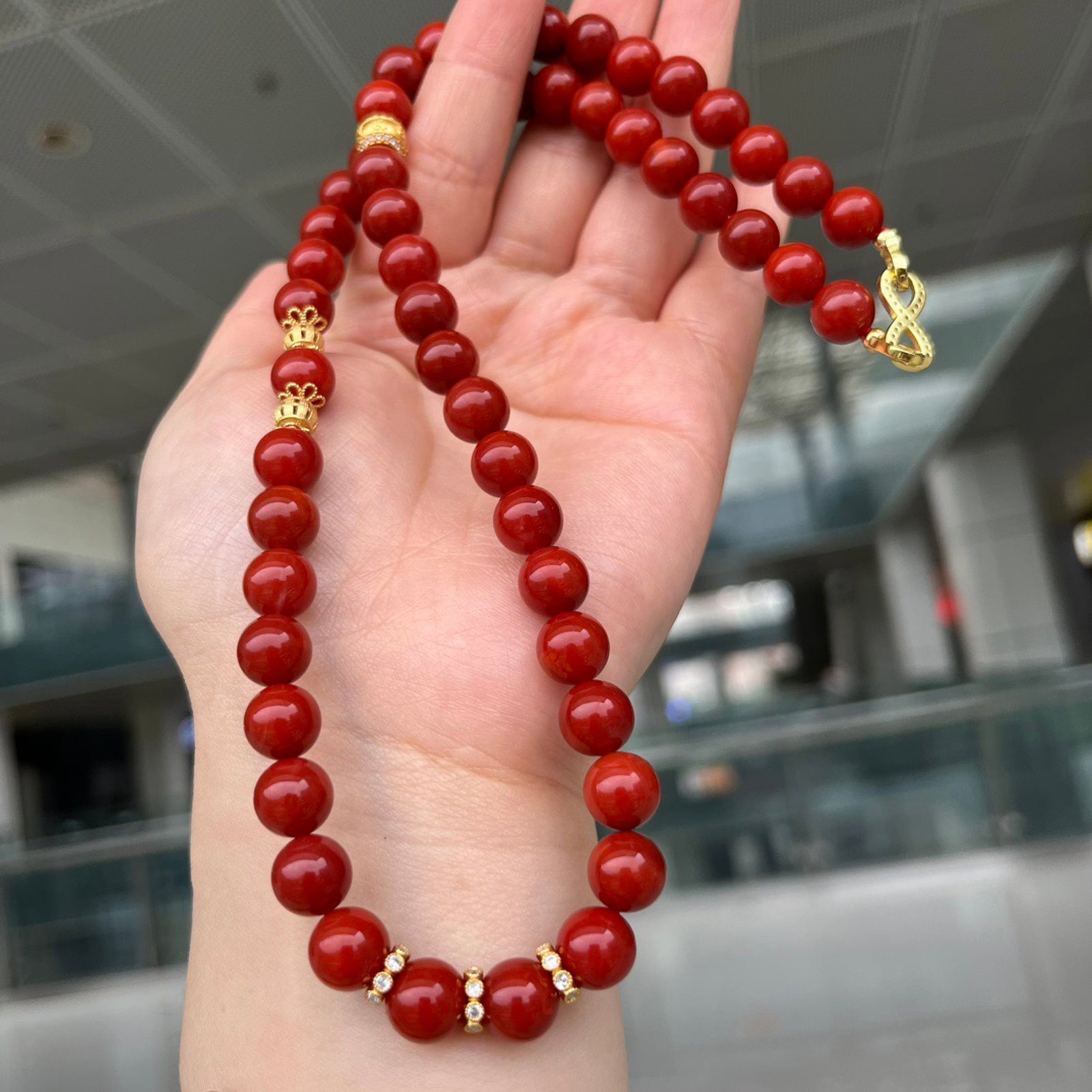 An Exquisite Agate Necklace (1 of 8)