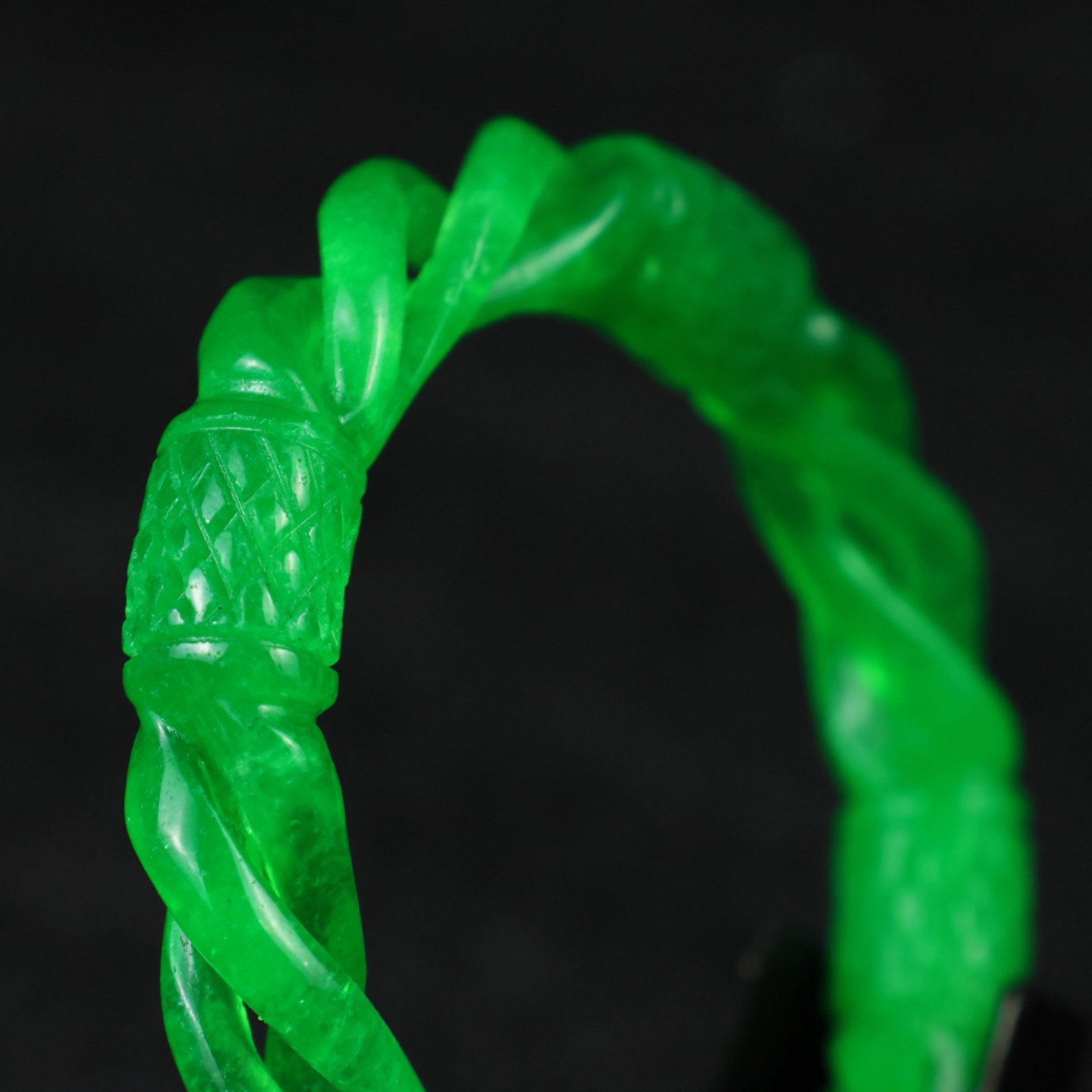 An Exquisite Jadeite Bracelets - 3