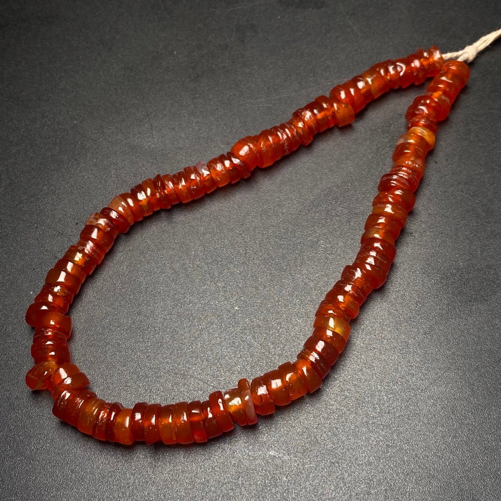 An Exquisite Agate Bracelets: An Exquisite Agate Bracelets,Size:7mmx3mm 玛瑙手串