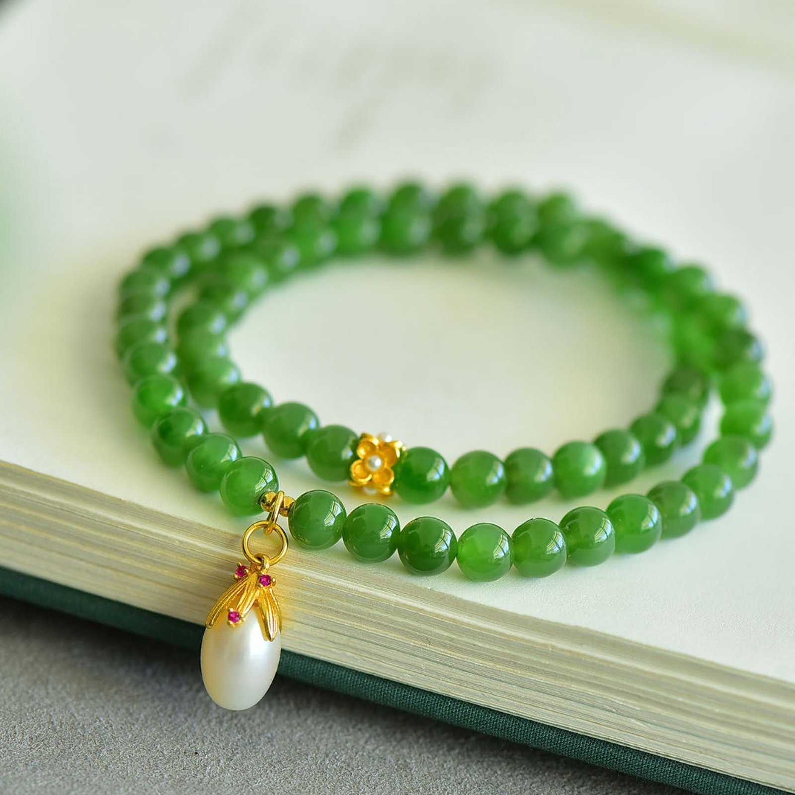 An Exquisite Jasper Bracelets - 3