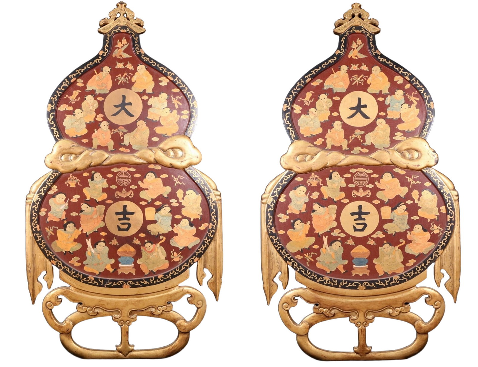 A pair of exquisite zitanwood painted figures with festive patterns and gourd hanging screens (1 of 11)