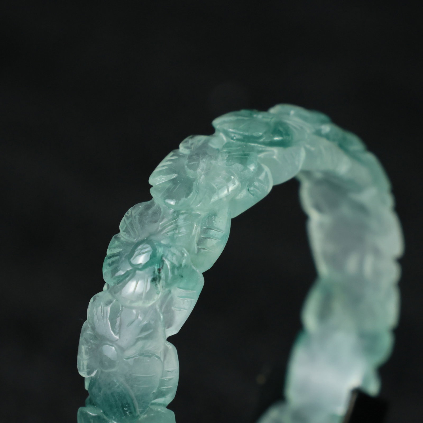 An Exquisite Jadeite Flower Pattern Bracelets - 3