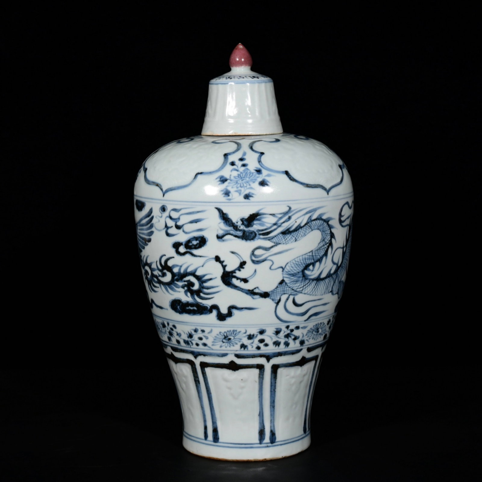 A Rare Blue and White Auspicious Cloud and Dragon Pattern Bottle (1 of 9)