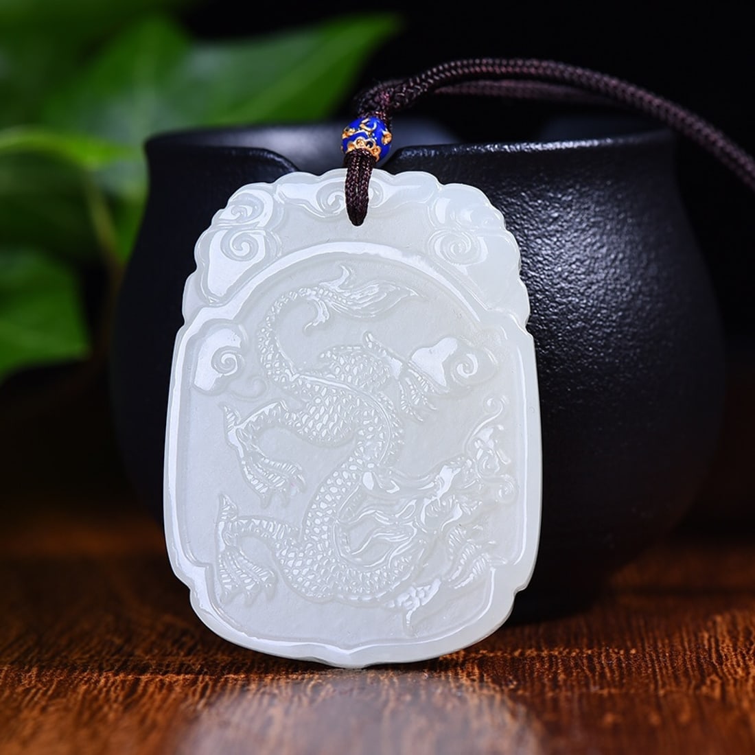 An Exquisite White Jade Dragon Pattern Pendant: An Exquisite White Jade Dragon Pattern Pendant,Size:36mmx49mm (寓意) 纳福 辟邪 代表吉祥 