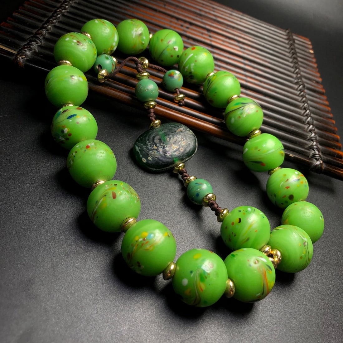 An Exquisite Glass Bracelets: An Exquisite Glass Bracelets,Size:21mm 琉璃手串