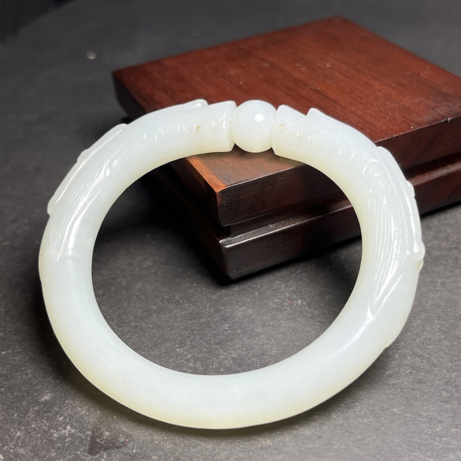 An Exquisite White Jade Dragon Pattern Bracelets - 5