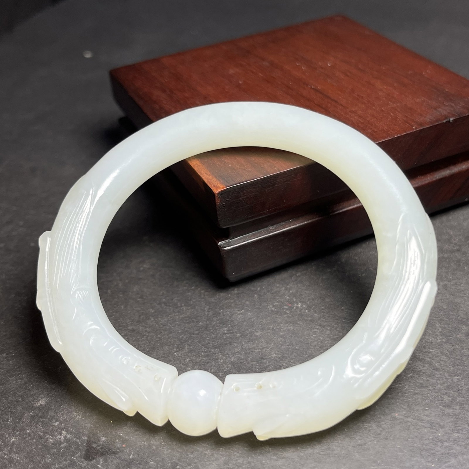 An Exquisite White Jade Dragon Pattern Bracelets - 7