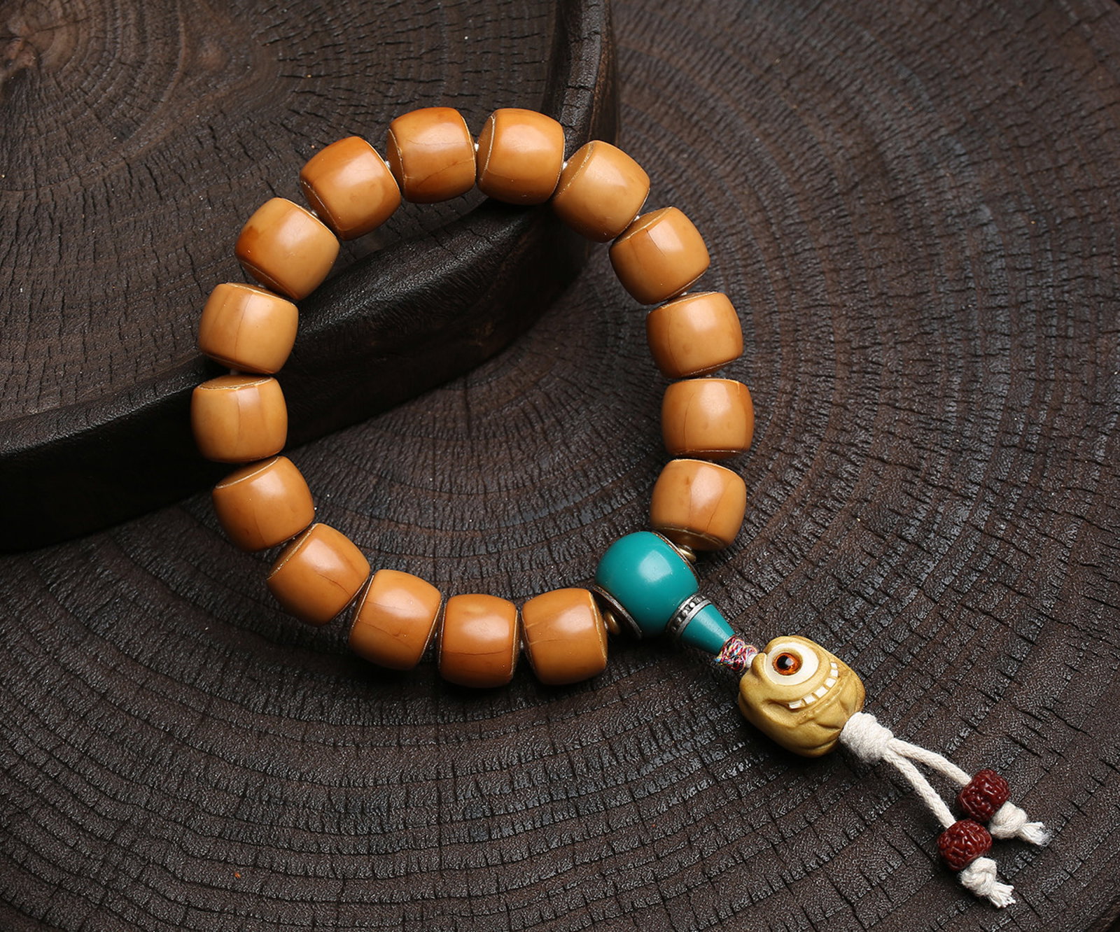 An Exquisite Olive Pit Bracelets - 6