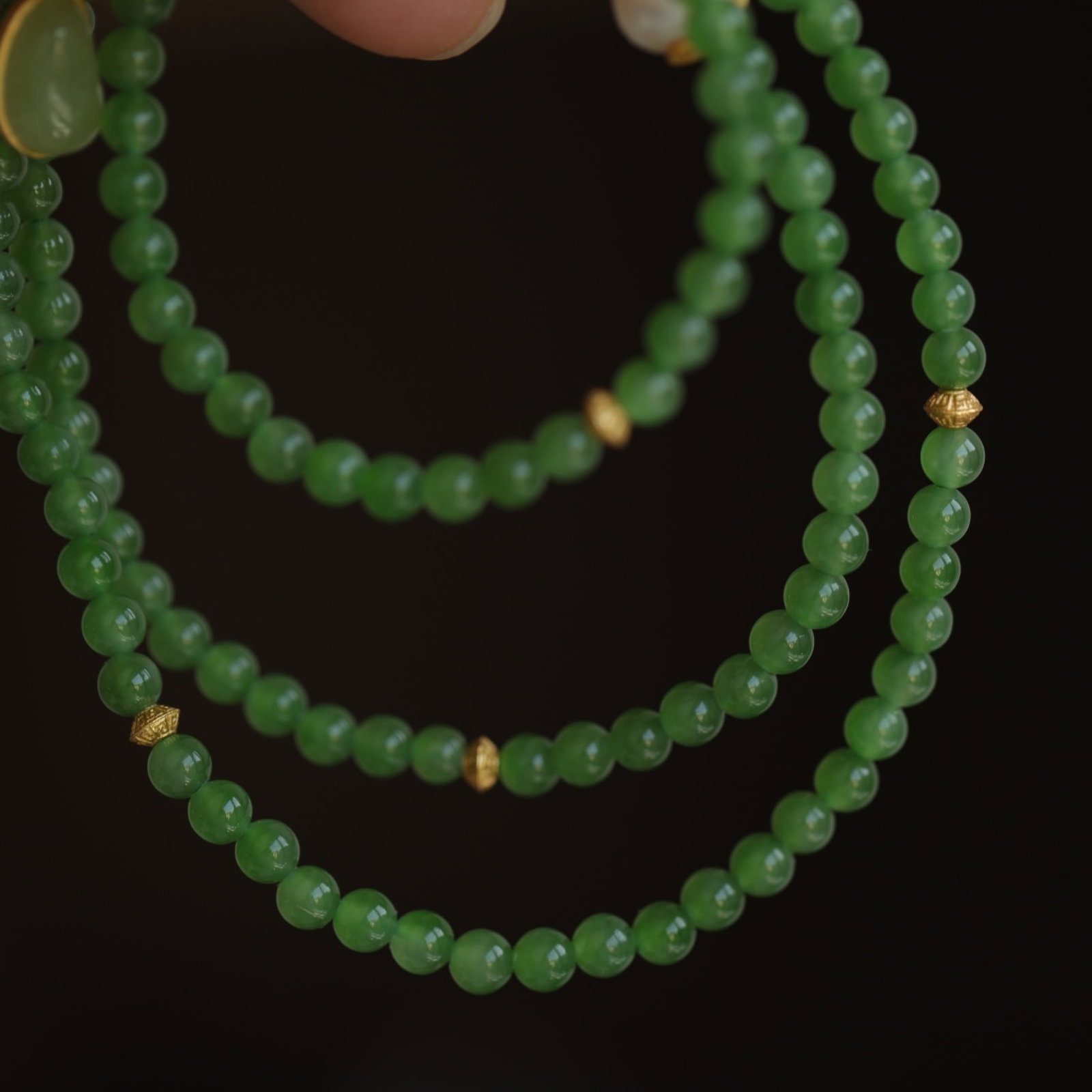 An Exquisite Jasper Bracelets - 5