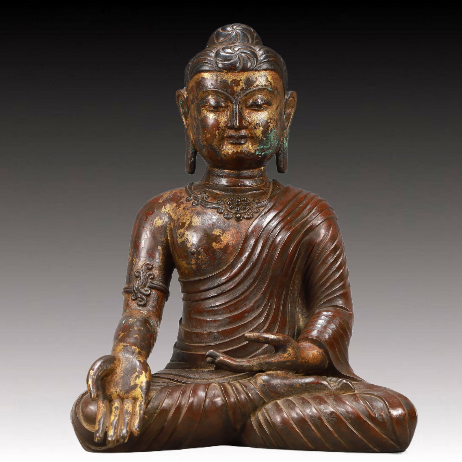 A Gorgeous Gilt-Bronze Figure Of Buddha Shakyamuni (1 of 11)