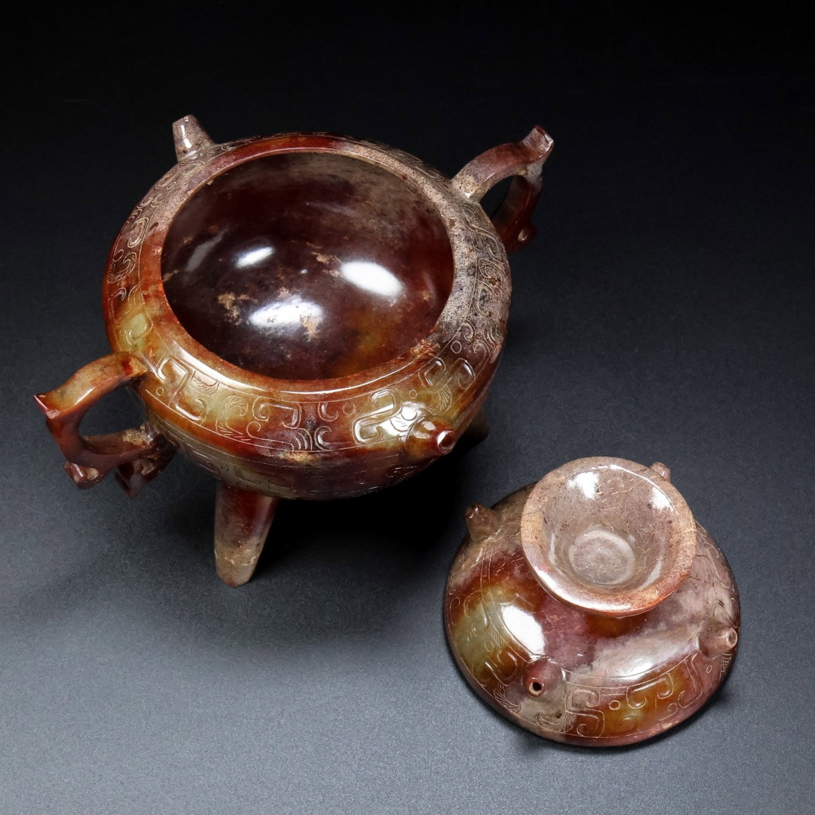 An Exquisite White Jade Beast-Face Pattern Double-Ears Tripod Censer: An Exquisite White Jade Beast-Face Pattern Double-Ears Tripod Censer,Qing Dynasty,China,Size:7.1inx5.9inx6.3in,Weight:789g 