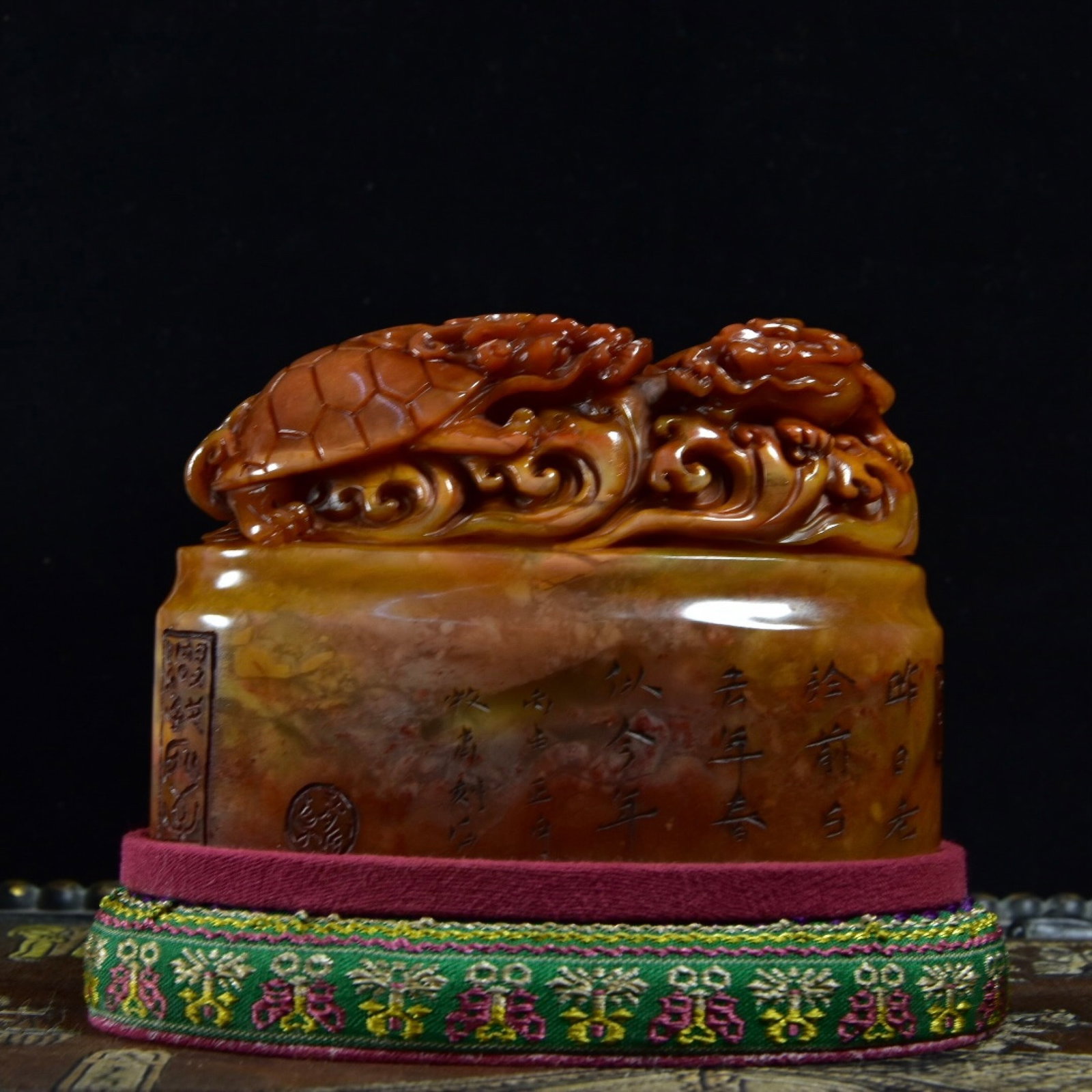 An Exquisite Tianhuang Stone Turtle Pattern Seal (1 of 9)