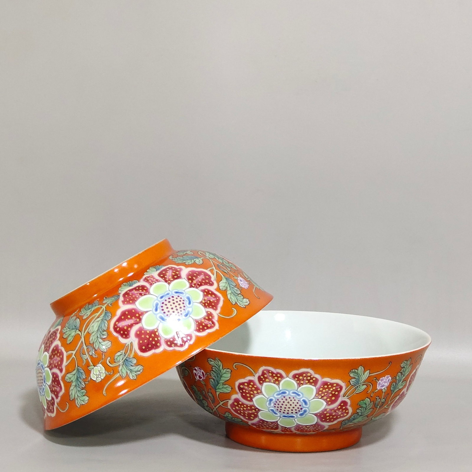 A Pair of Exquisite Famille-Rose Coral Red Glazed Flower Pattern Bowls (1 of 9)