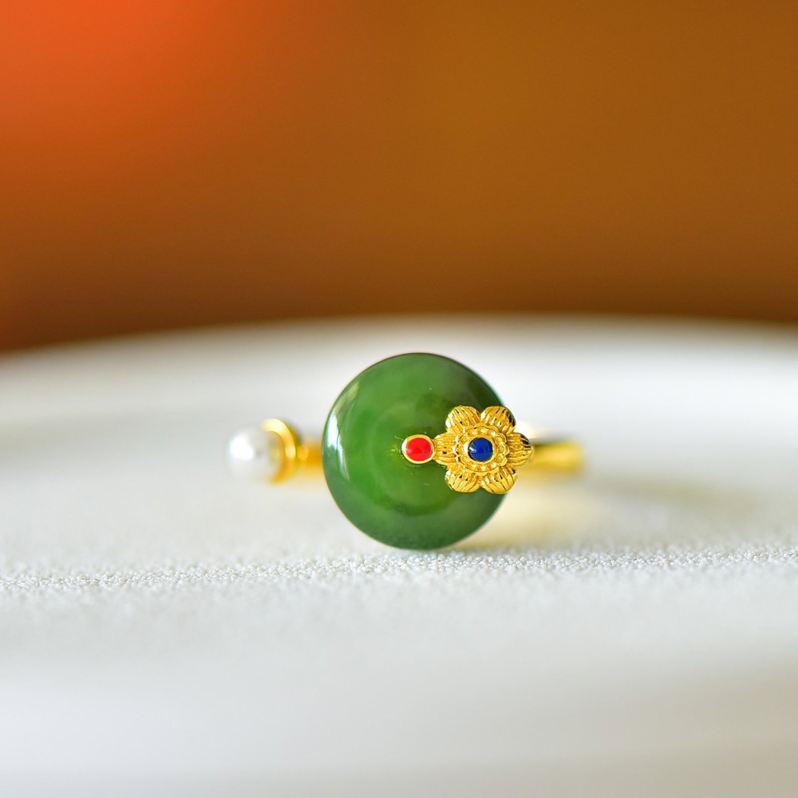An Exquisite Sterling Silver-Gold Plated Inlaid Jasper Ring: An Exquisite Sterling Silver-Gold Plated Inlaid Jasper Ring,Size:10mmx10mm 纯银镀金镶碧玉戒指