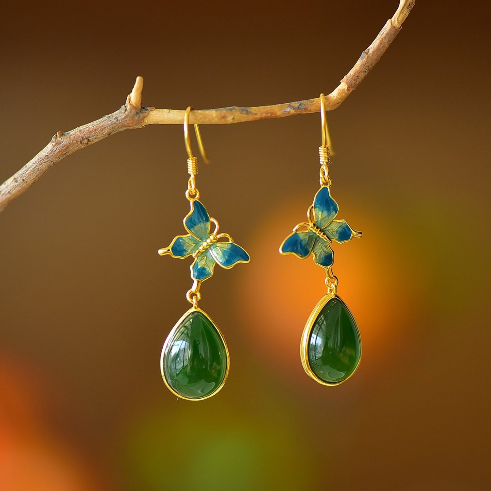 A Pair of Exquisite Sterling Silver-Gold Plated Inlaid Jasper Enamel Earrings: A Pair of Exquisite Sterling Silver-Gold Plated Inlaid Jasper Enamel Earrings,Size:10mmx14mm 一对纯银镀金镶碧玉珐琅耳环