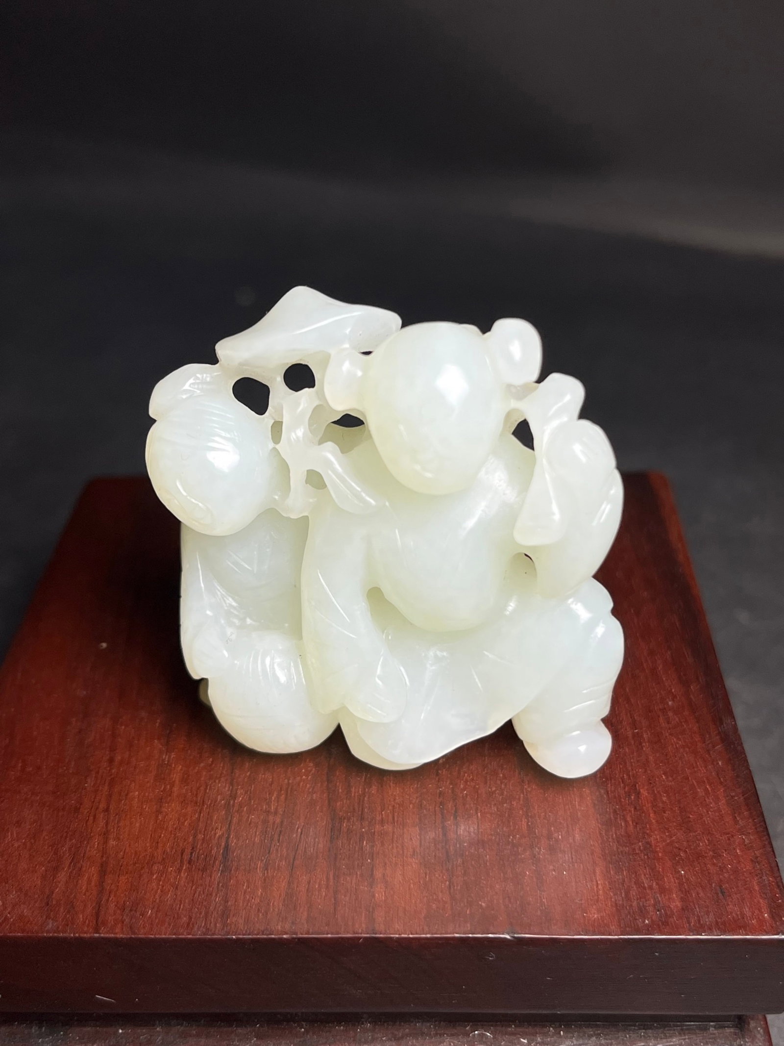 An Exquisite White Jade Figure Hand Piece (1 of 7)