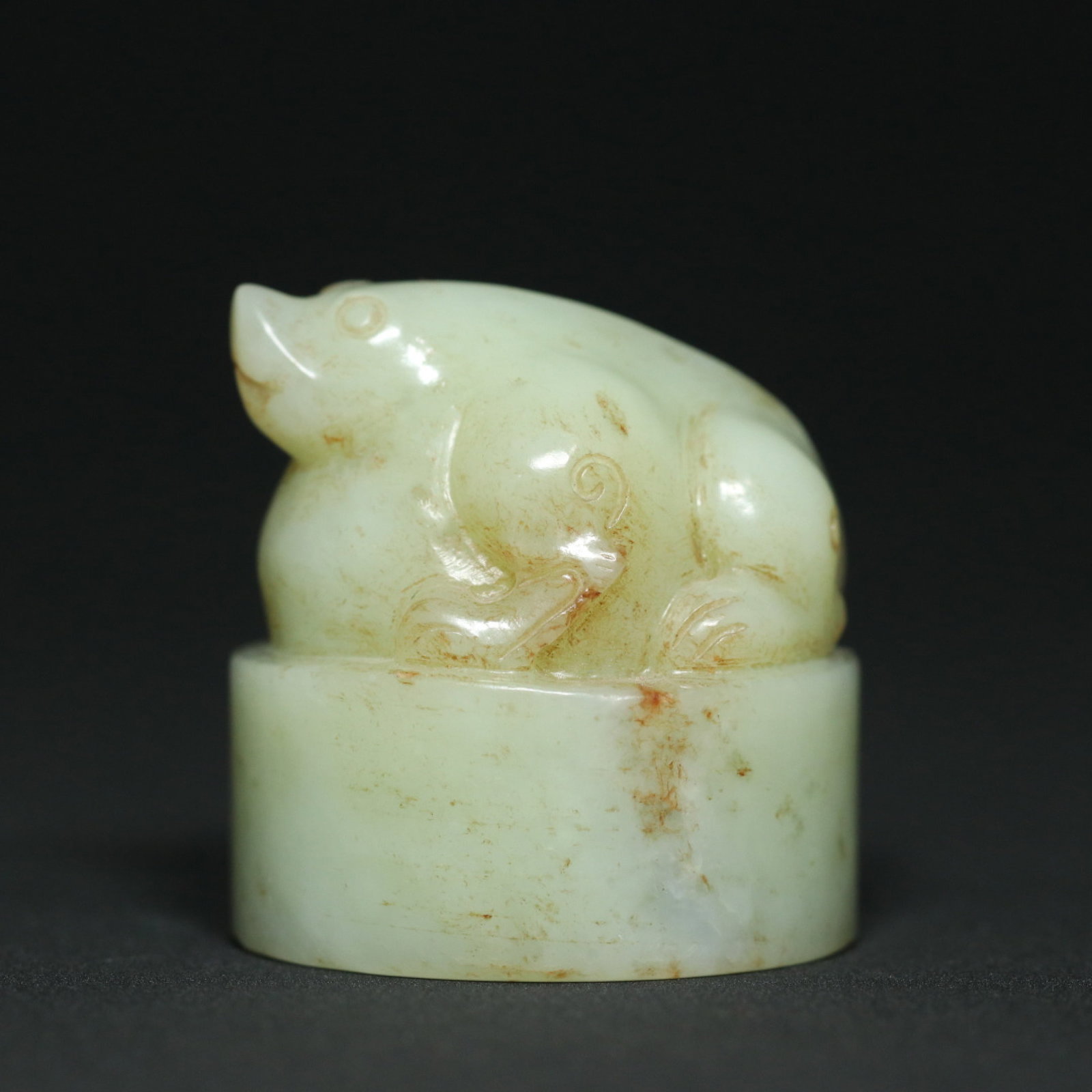 An Exquisite White Jade Auspicious Beast Pattern Seal: An Exquisite White Jade Auspicious Beast Pattern Seal,Qing Dynasty,China,Size:1.6inx1.5in,Weight:94.2g 白玉瑞兽纹印章,中国清代