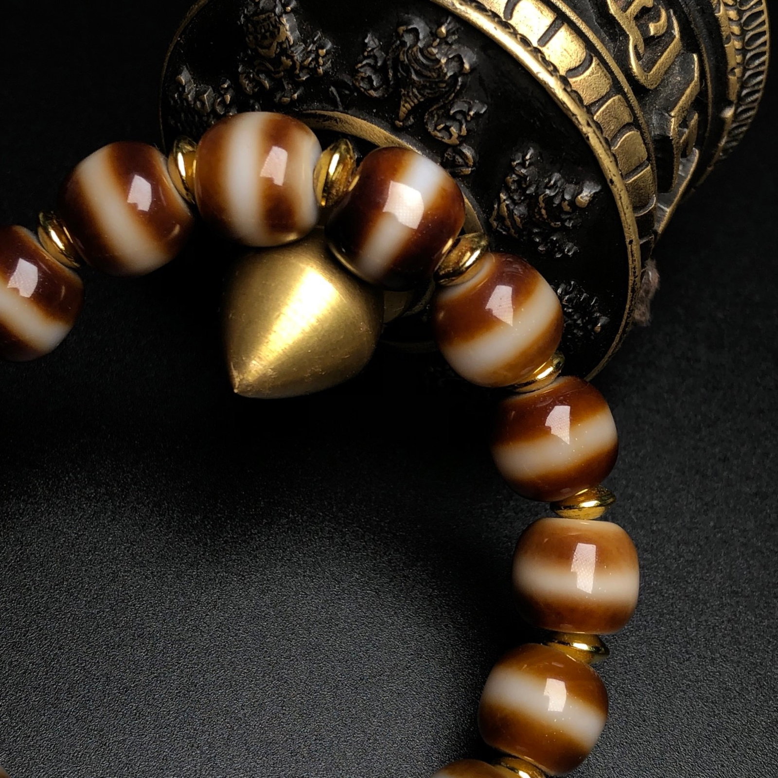 An Exquisite Agate Bracelets - 7