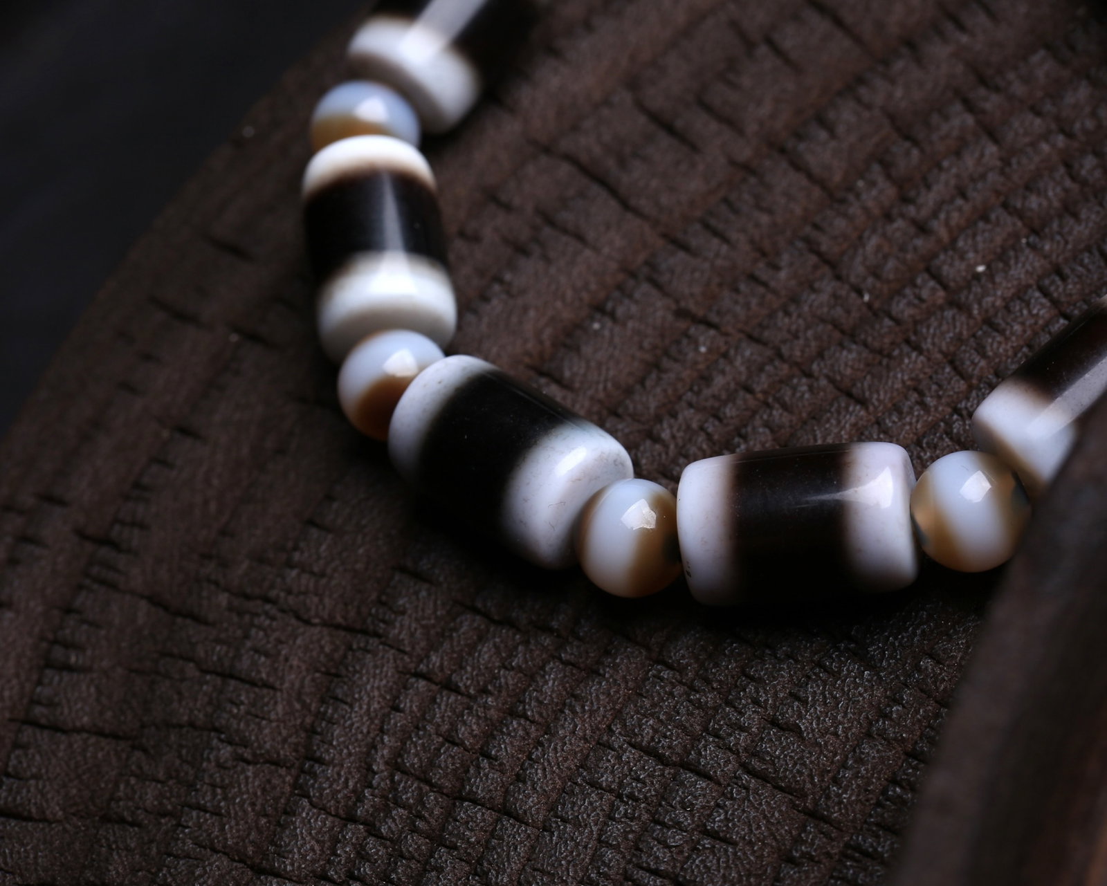 An Exquisite Agate Bracelets - 2