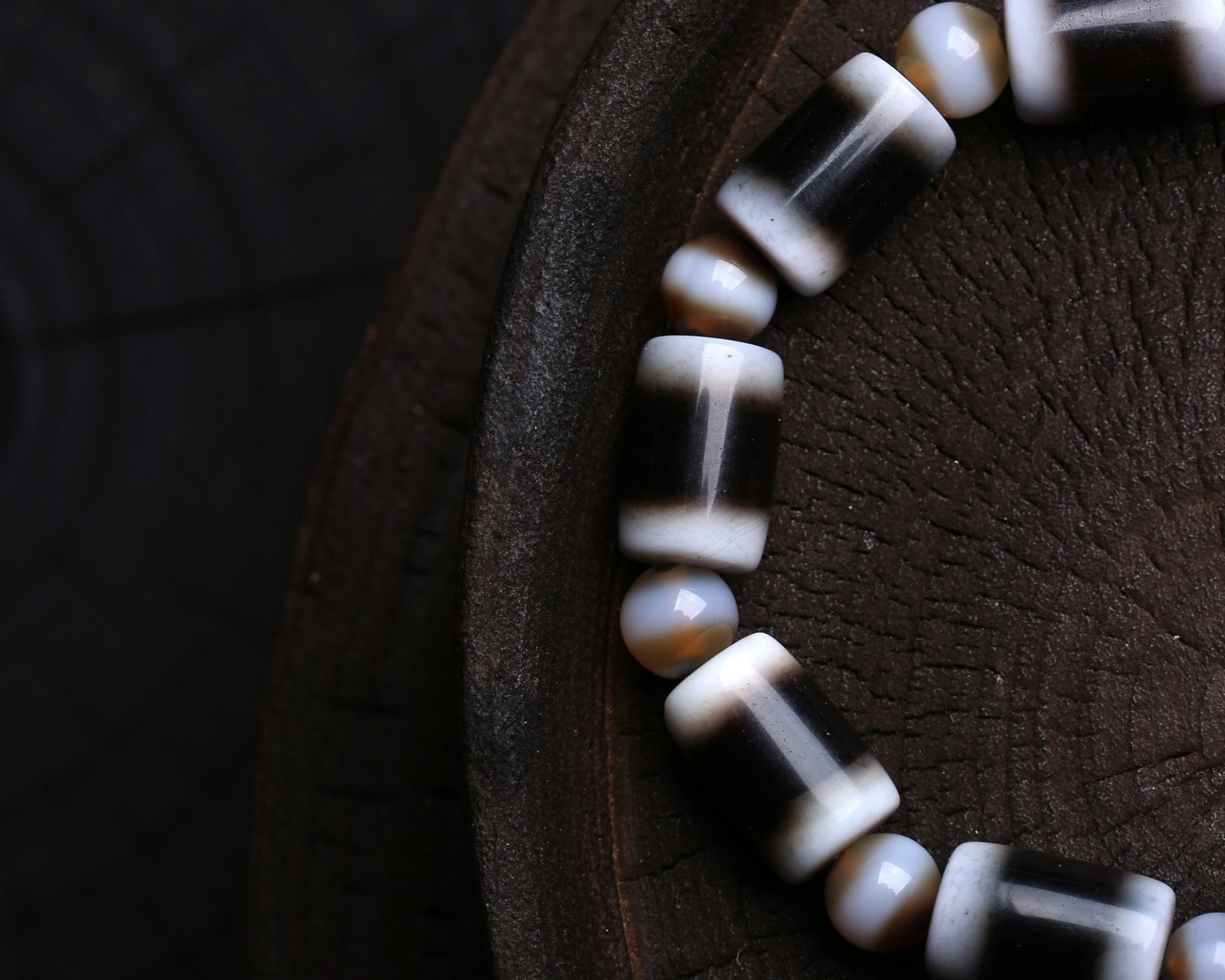 An Exquisite Agate Bracelets - 5