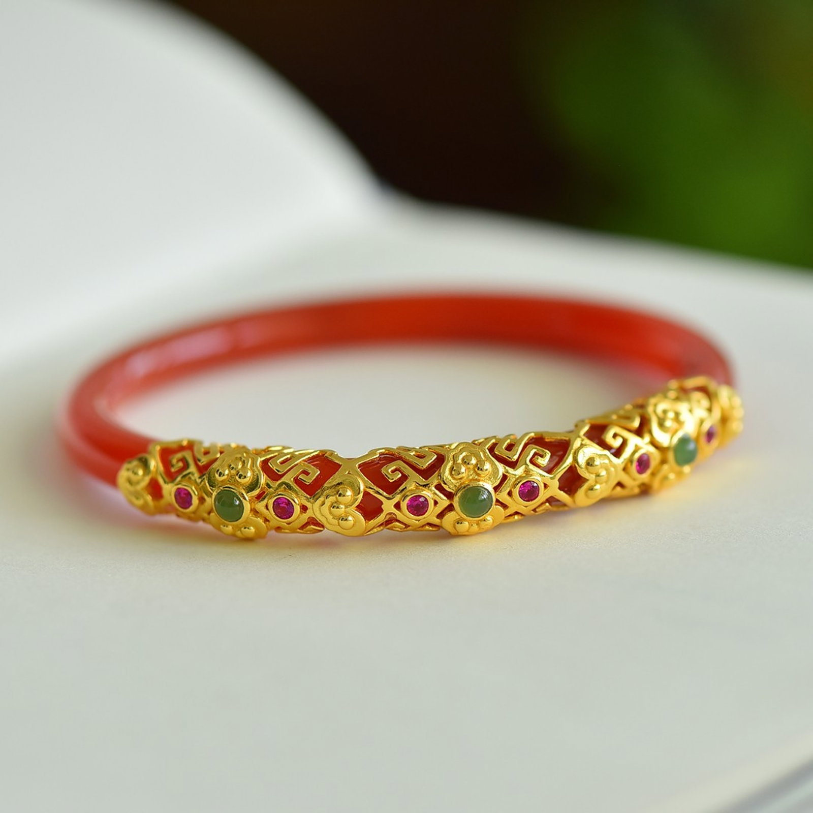 An Exquisite Sterling Silver-Gold Plated Inlaid Agate Bracelets,Inlaid Jasper: An Exquisite Sterling Silver-Gold Plated Inlaid Agate Bracelets,Inlaid Jasper,Size:54mm-64mm 纯银镀金镶玛瑙手镯,嵌碧玉