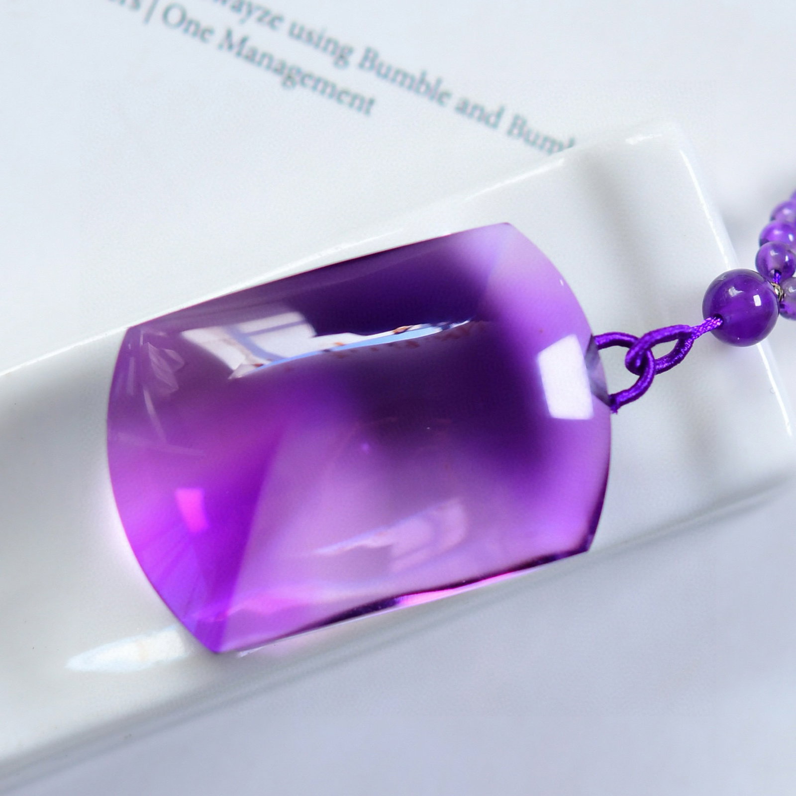 An Exquisite Crystal Pendant: An Exquisite Crystal Pendant,Size:38.8mmx27mmx16.6mm,Weight:40.5g 水晶吊坠