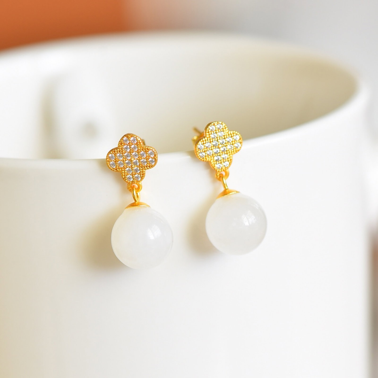 A Pair of Exquisite Sterling Silver-Gold Plated Inlaid White Jade Earrings,Inlaid Diamond: A Pair of Exquisite Sterling Silver-Gold Plated Inlaid White Jade Earrings,Inlaid Diamond,Size:10mmx10mm 一对纯银镀金镶白玉耳环,॔