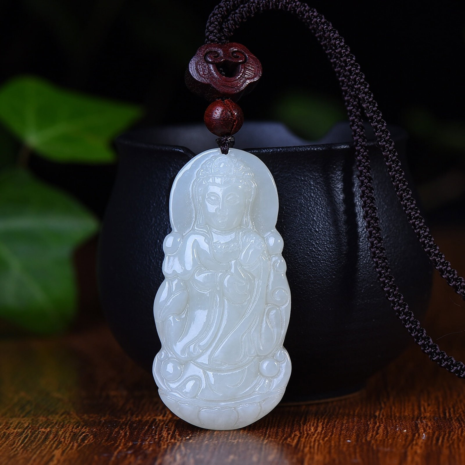 An Exquisite White Jade Avalokitesvara Pendant: An Exquisite White Jade Avalokitesvara Pendant,Size:20mmx50mm (寓意)吉祥 保平安 大慈大悲 救苦救难